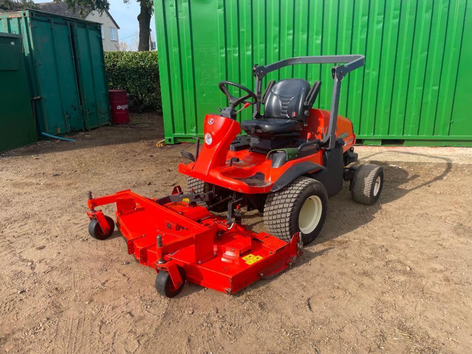 2006 Kubota F3680 ride on mower with 60" cutting deck, diesel, hydrostatic with Kubota 4 cylinder en - Image 13 of 15