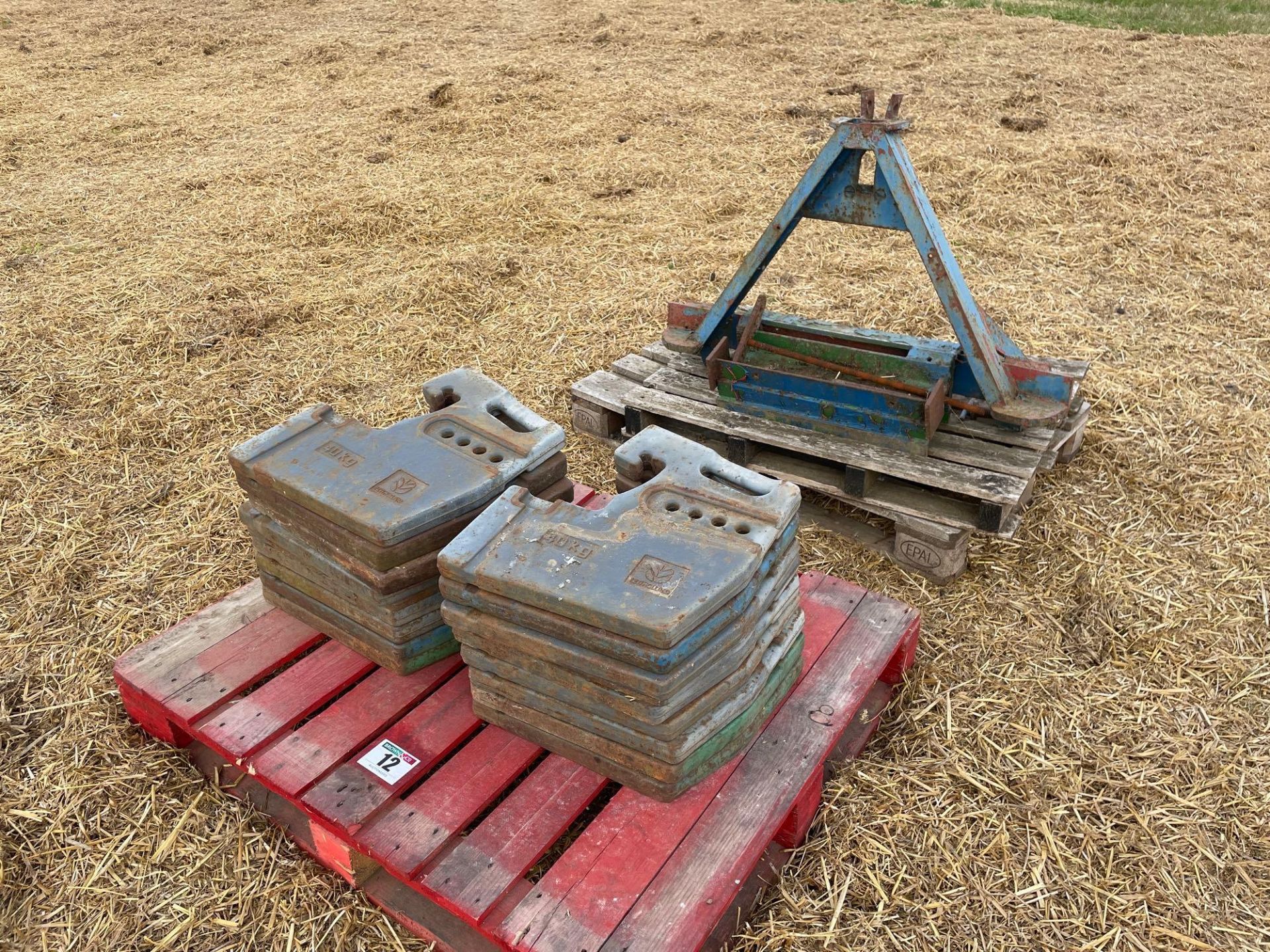 18No Ford / New Holland 40kg front wafer weights with frame - Image 2 of 2