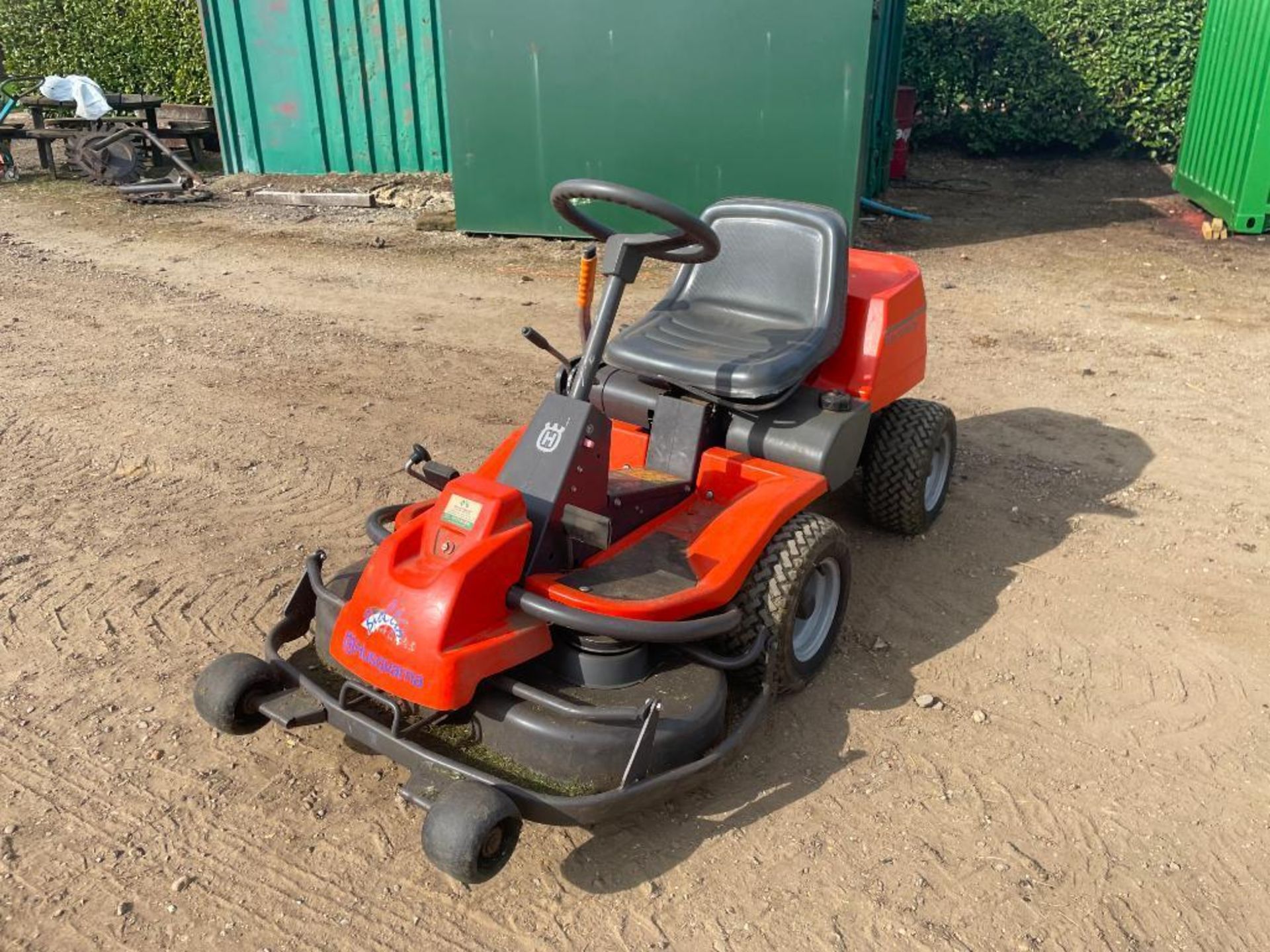 Husqvarna Rider 13 BioClip ride on lawn mower with 35" cutting deck, petrol, hydrostatic with Briggs - Image 7 of 11