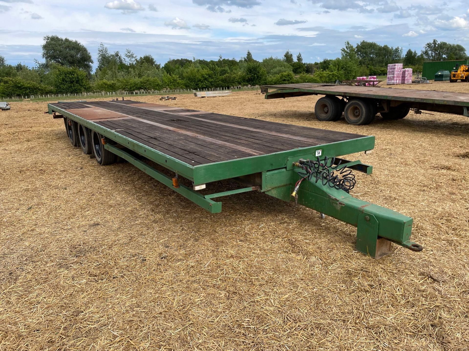 32ft bale trailer, wooden floor, air brakes, tri-axle on 245/70R19.5 wheels and tyres - Image 2 of 5