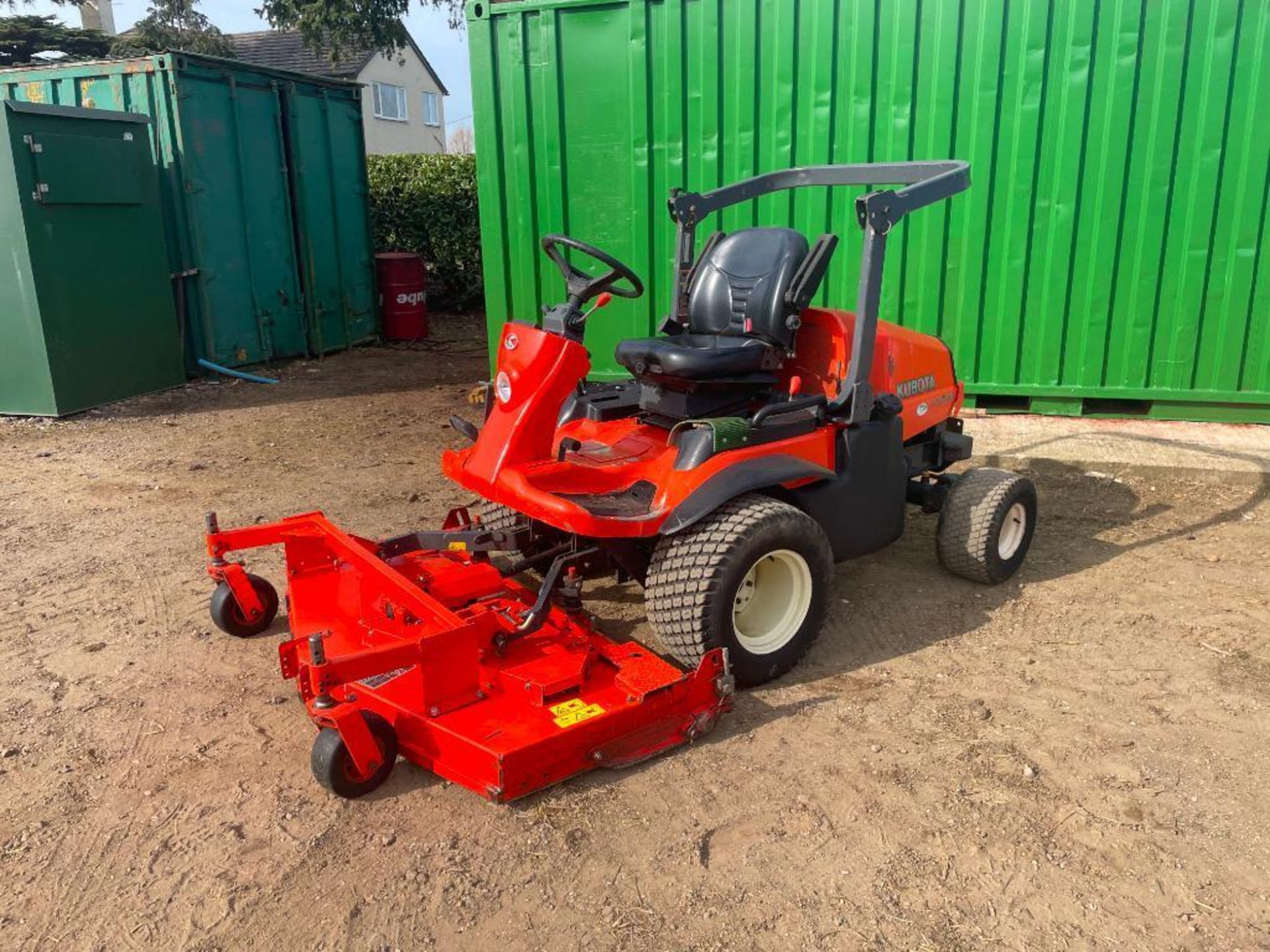 2006 Kubota F3680 ride on mower with 60" cutting deck, diesel, hydrostatic with Kubota 4 cylinder en - Image 7 of 15