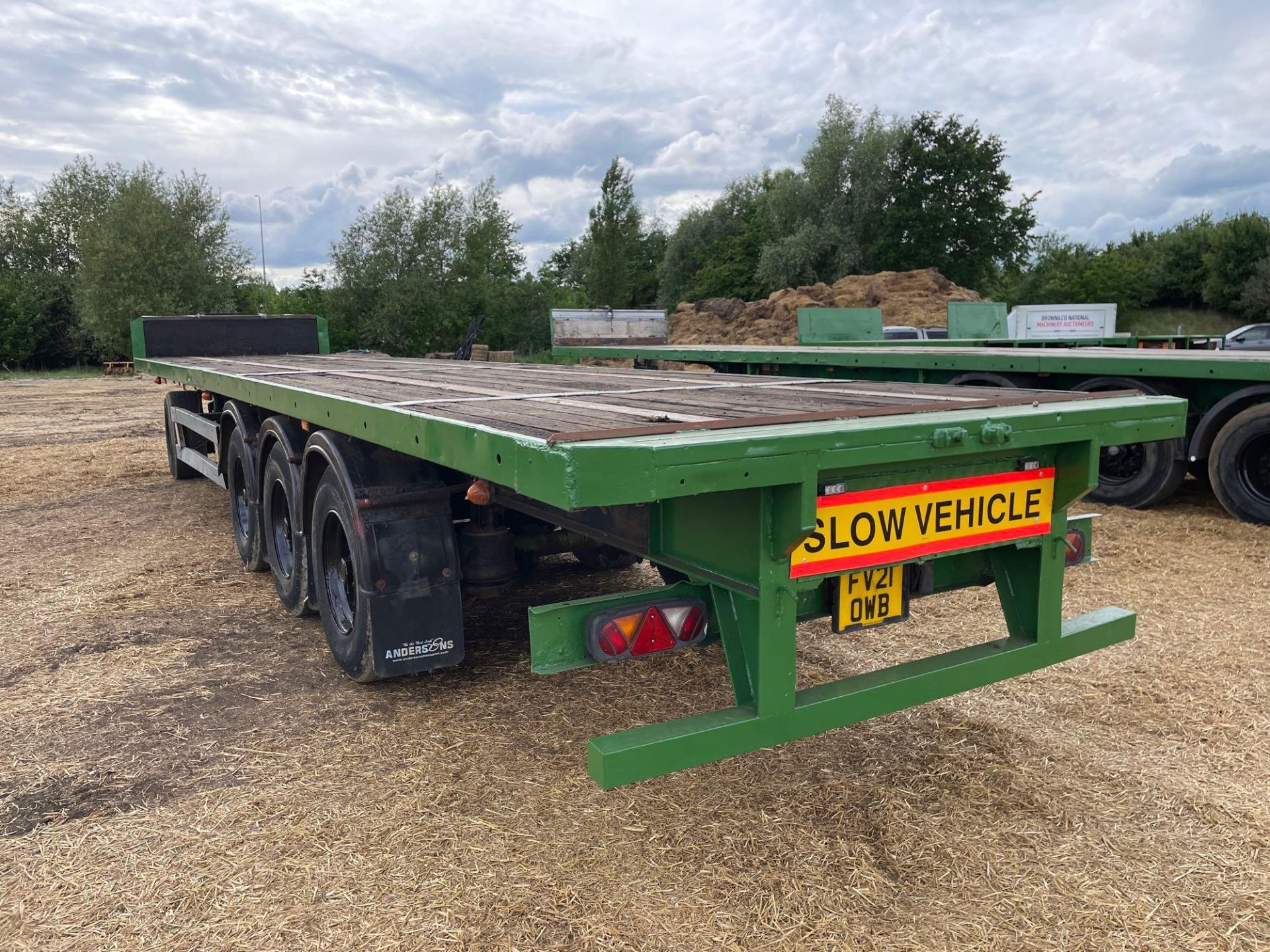 40ft bale trailer, wooden floor, air brakes, tri-axle on 385/65R22.5 wheels and tyres c/w Merrick Lo - Image 4 of 4