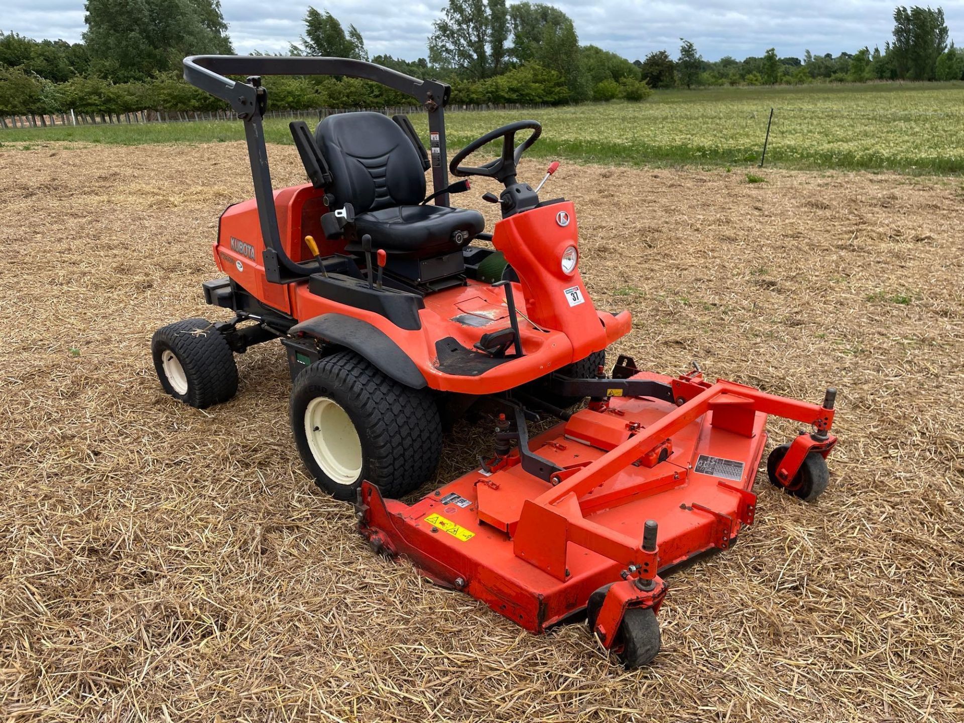 2006 Kubota F3680 ride on mower with 60" cutting deck, diesel, hydrostatic with Kubota 4 cylinder en