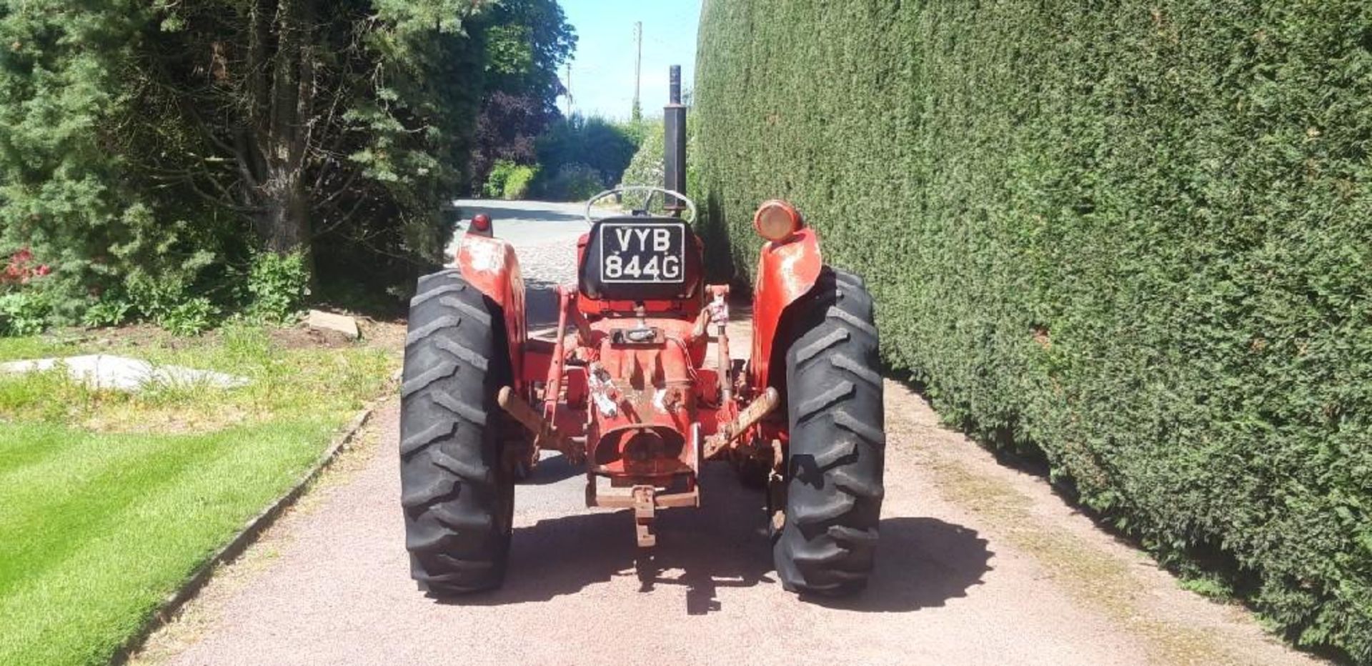 International 276 2wd Tractor - Image 2 of 15