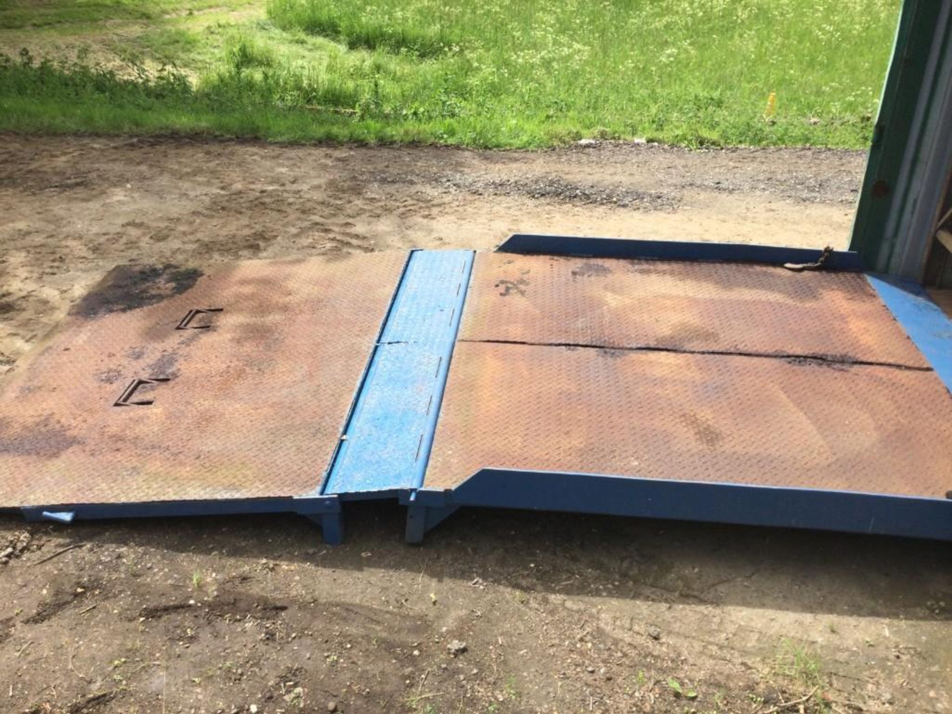 Portable Container Loading ramp - Image 2 of 3