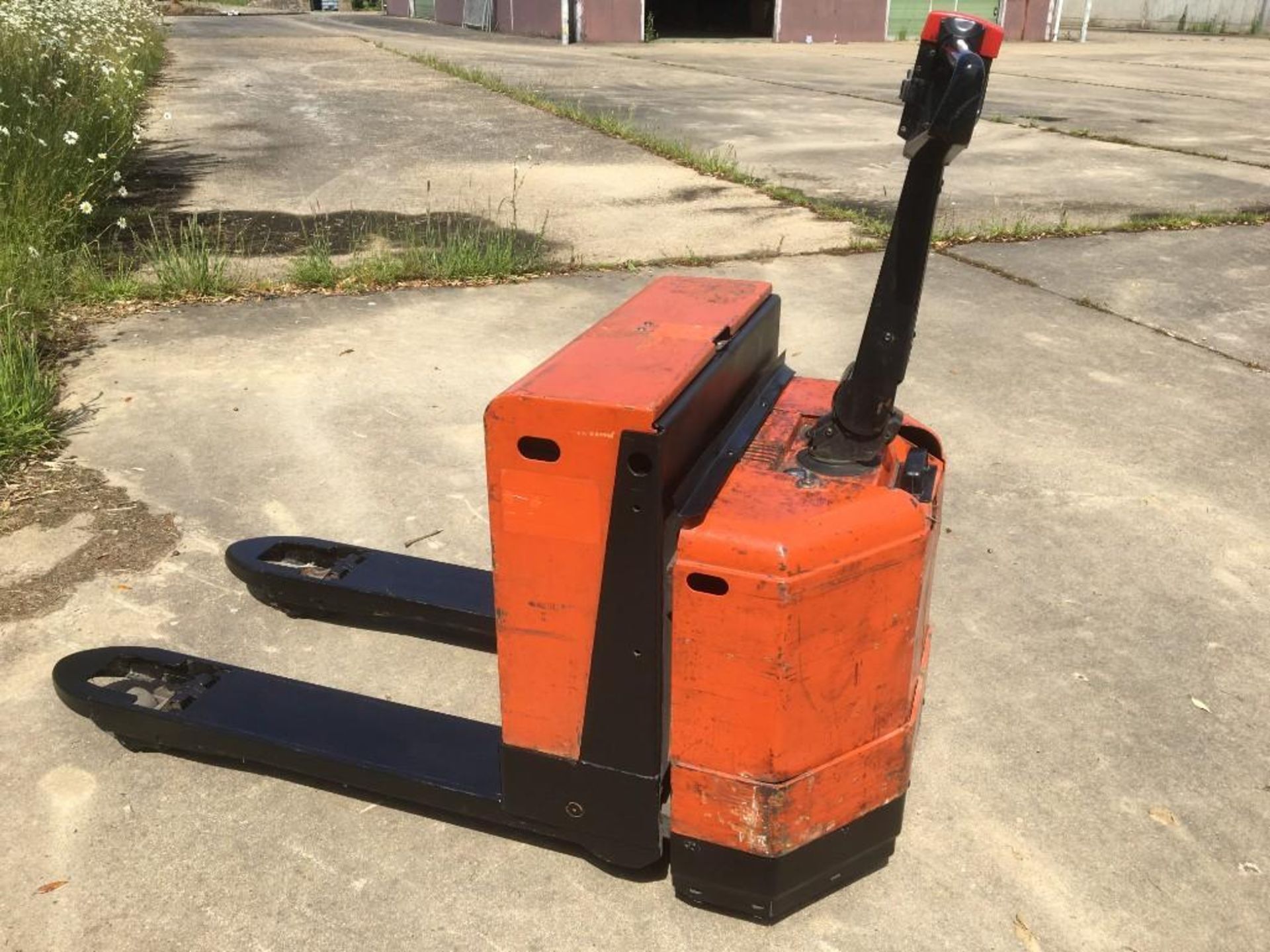Toyota Power Pallet Truck - Image 2 of 5