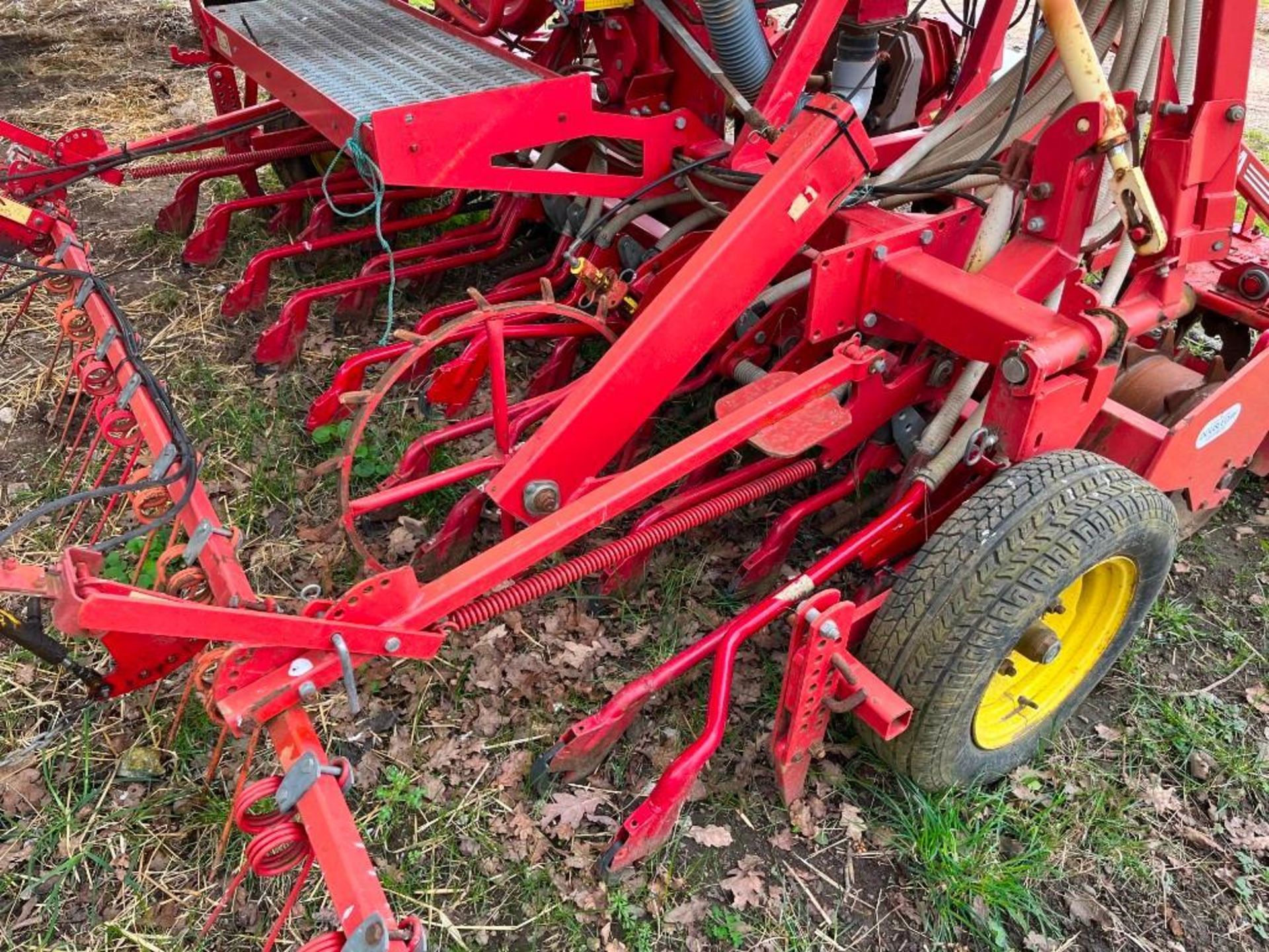 1999 Lely Polymat 3m Combi Drill c/w Lely Terra 300-25 3m Power Harrow - Image 9 of 12