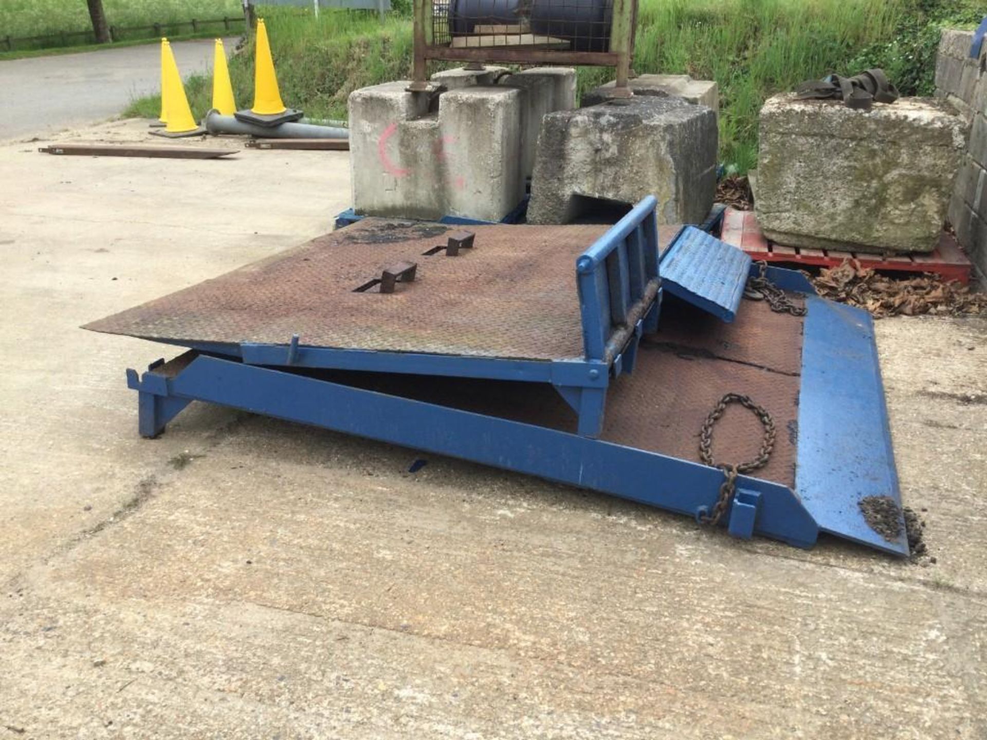 Portable Container Loading ramp - Image 3 of 3