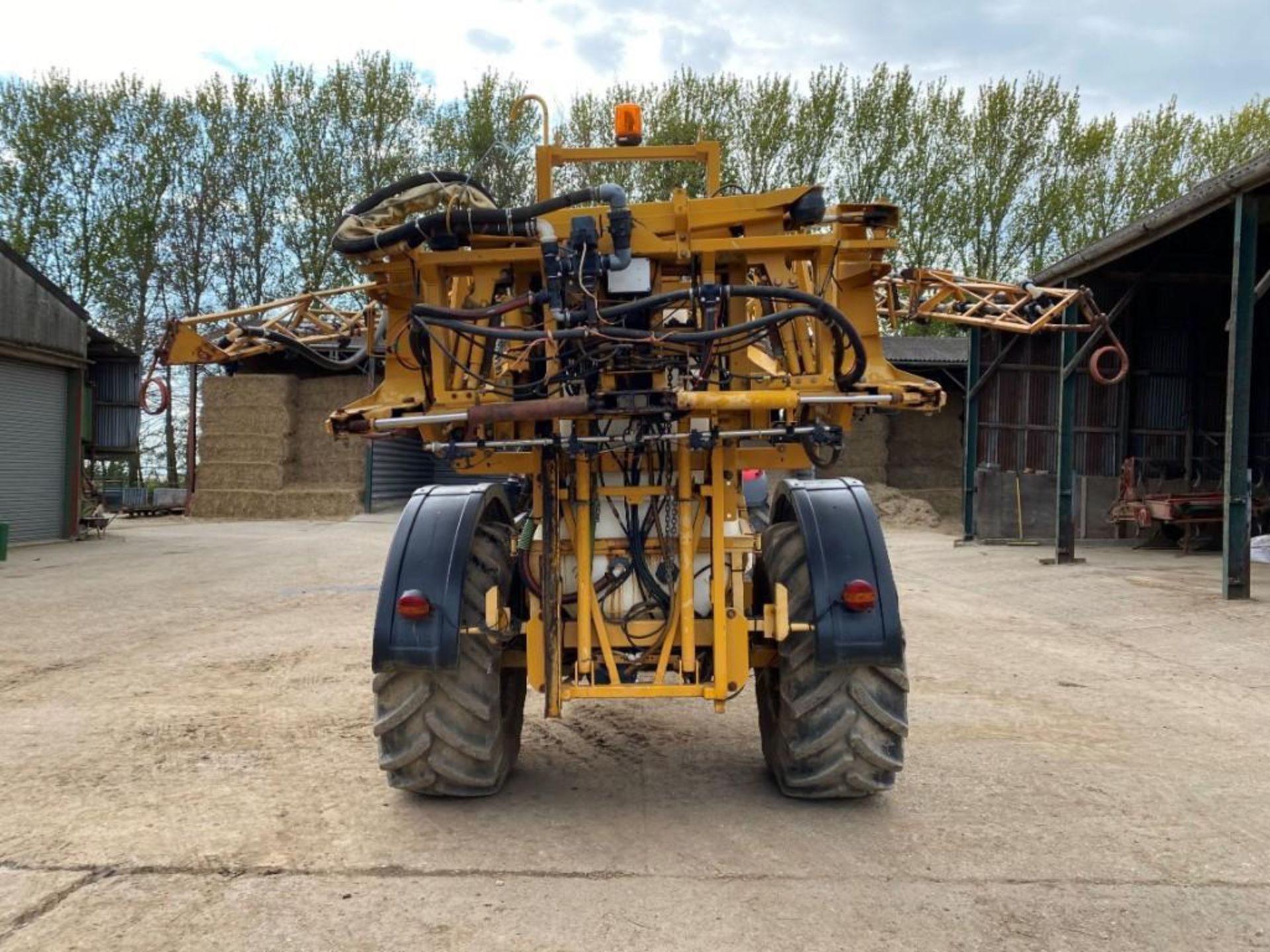 Knight 3600l trailed sprayer - Image 2 of 7