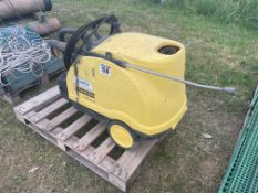 *Karcher steam cleaner, single phase. NO VAT