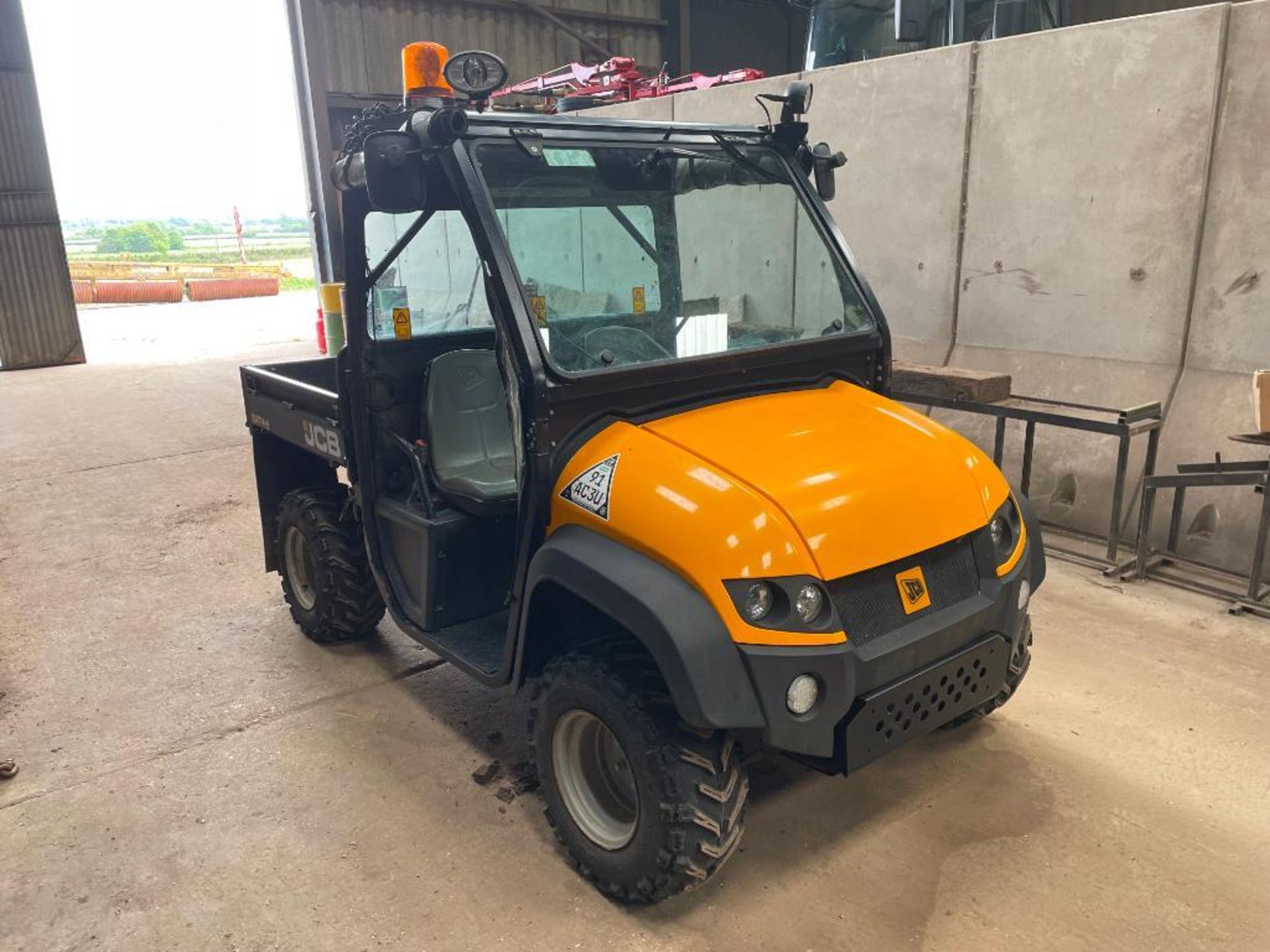 2011 JCB UTV-4 Groundhog 4wd UTV with towbar, flexible doors and manual tipping bed. Datatag Registe - Image 2 of 7