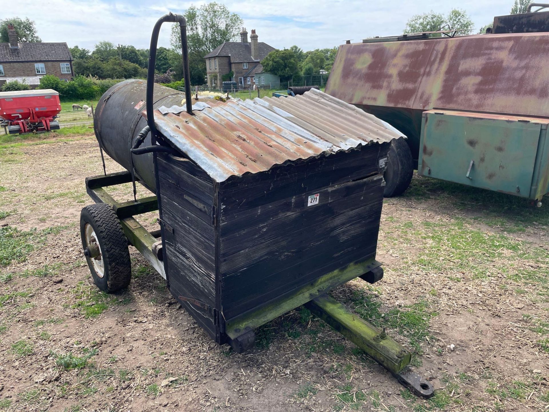 Trailed fuel bowser with manual pump - Image 2 of 2