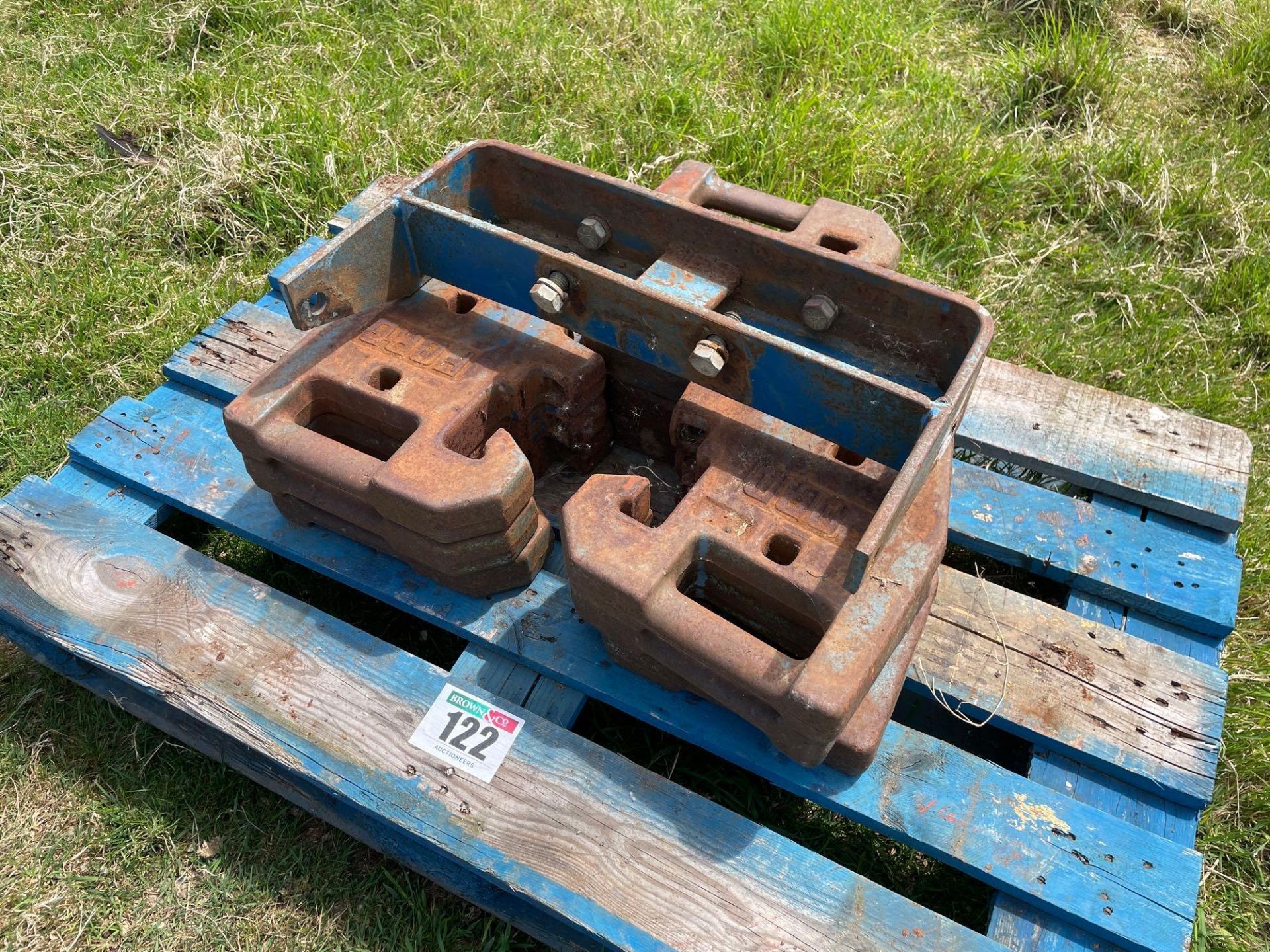 9No. Ford wafer weights with weight carrier