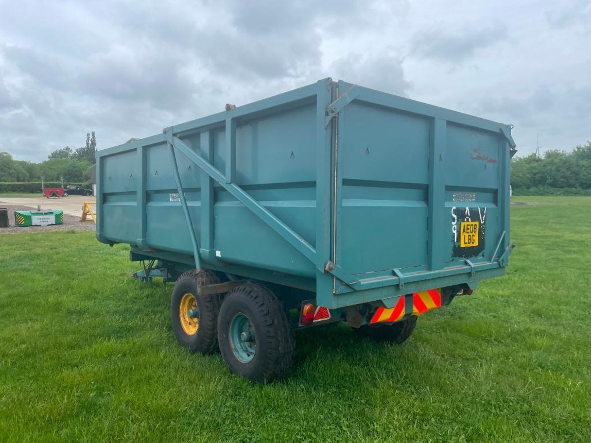 1982 Salop 10t grain trailer with auto tailgate and sprung drawbar on 12.5/80-15.3 wheels and tyres. - Image 6 of 12