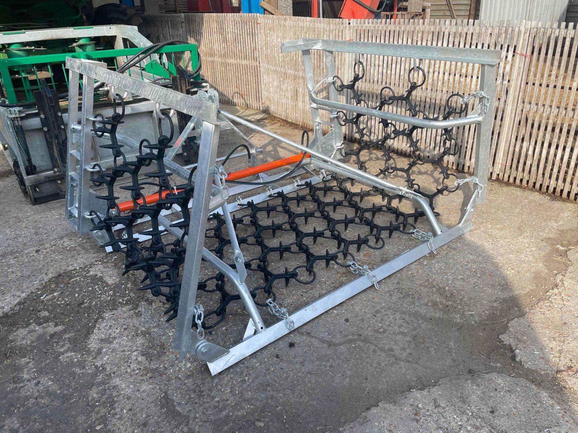 2022 Ritchie 4m hydraulic folding chain harrows with dual levelling boards. Serial No: 1005757 - Image 3 of 4