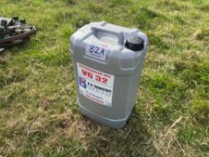 25l VG32 hydraulic oil (new), to be sold with the option. No VAT