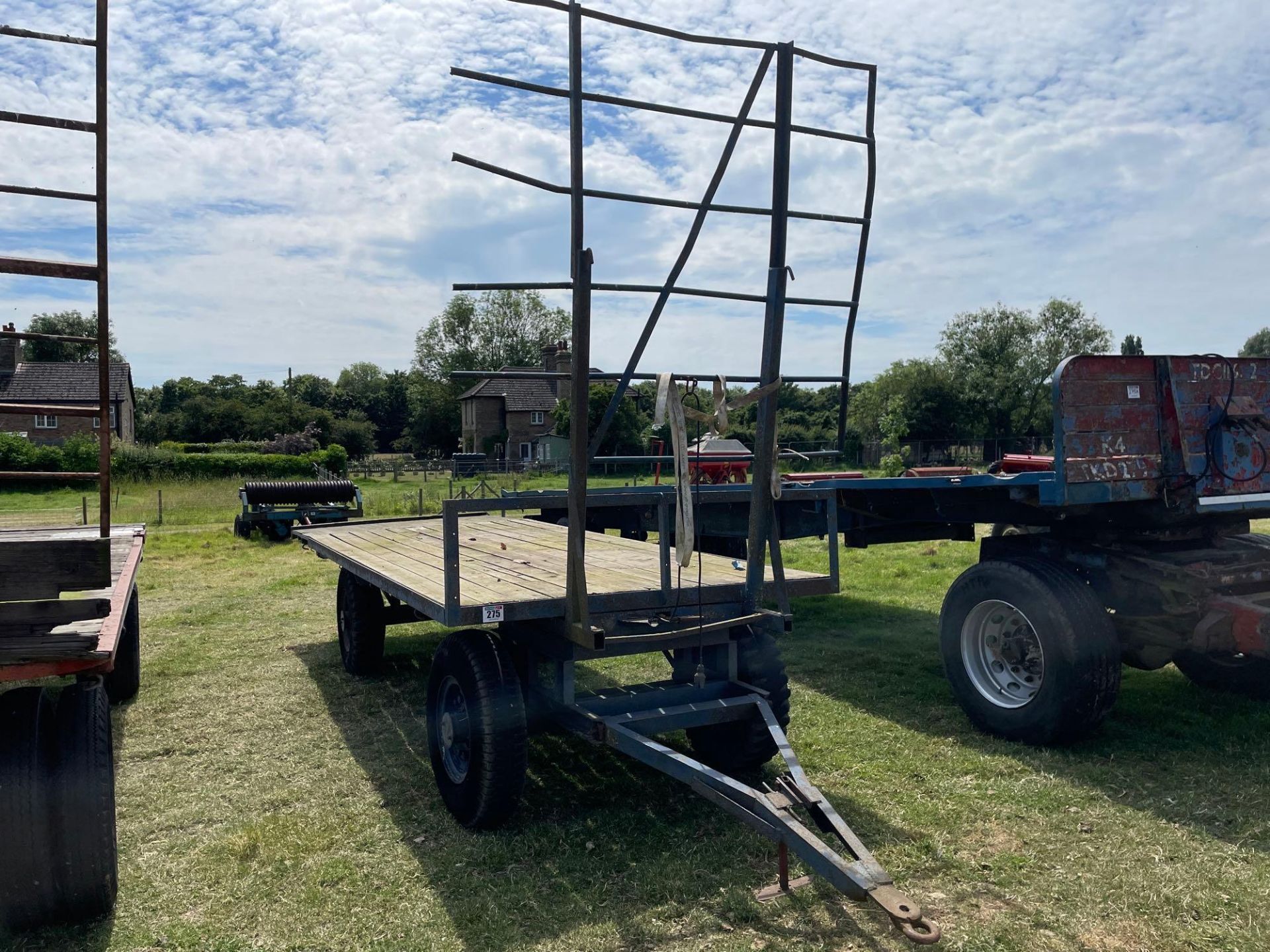 4 wheel bale trailer with front rave