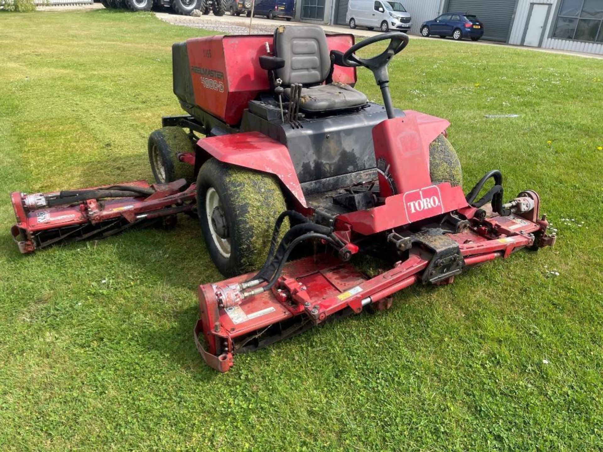 1999 Toro 4000D Reelmaster 4x4 11ft cylinder mower with Kubota diesel engine. Serial No: 03206-90135 - Image 3 of 4