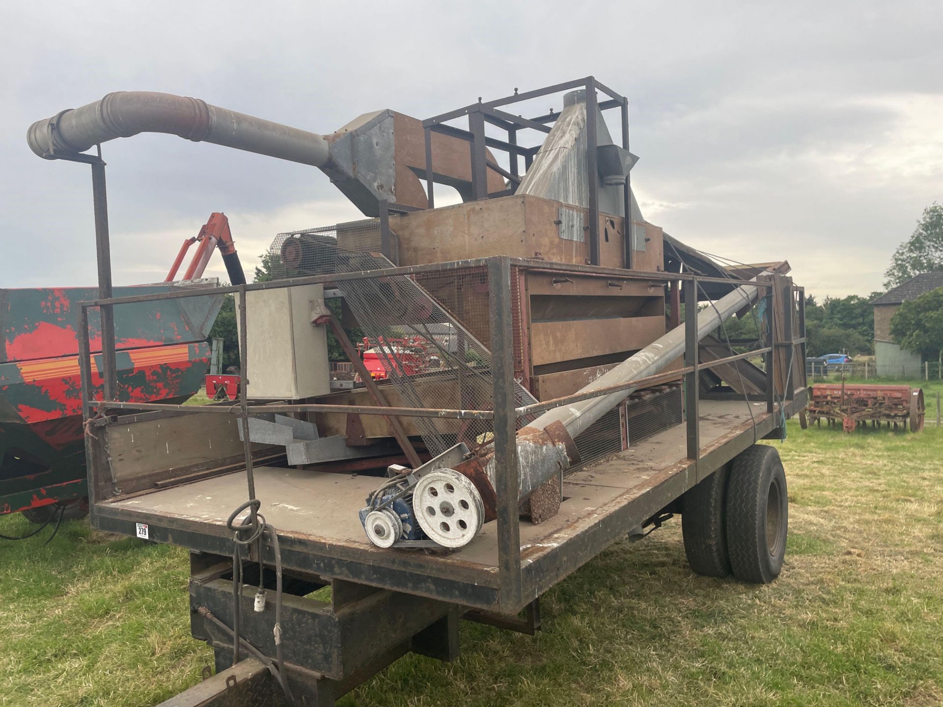 Seed dresser unit on flat bed trailer, 3ph - Image 2 of 2