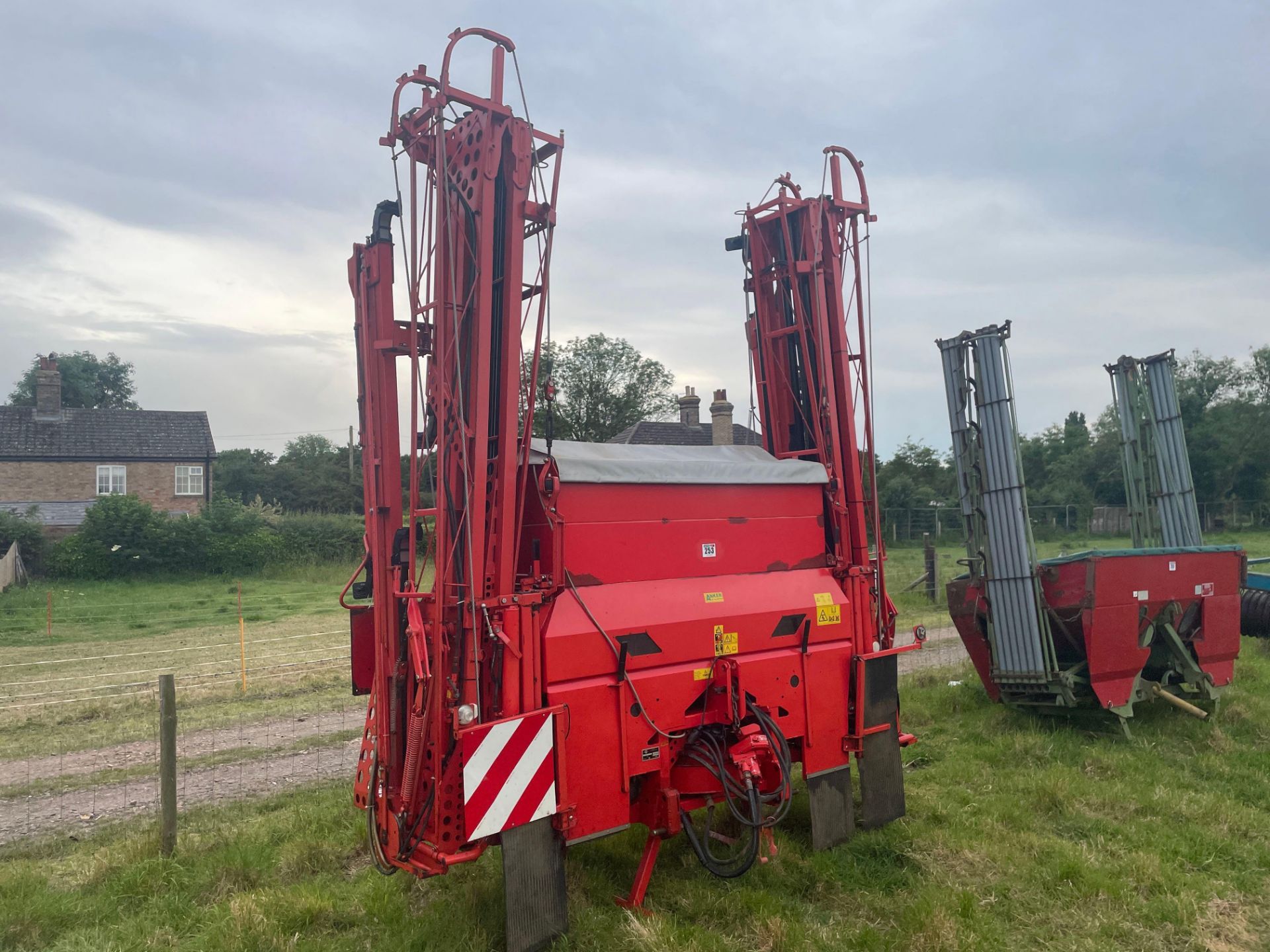 2003 Kuhn Aero 2224 24m boom spreader with Avadex rollers. Serial No: 15255 NB: Manual and Control i - Image 2 of 3