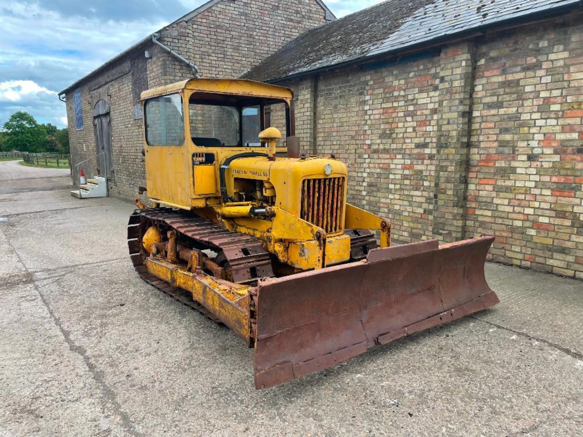 Track Marshall 55 metal tracked diesel crawler with rear linkage, drawbar, cab and front dozer blade - Image 4 of 22