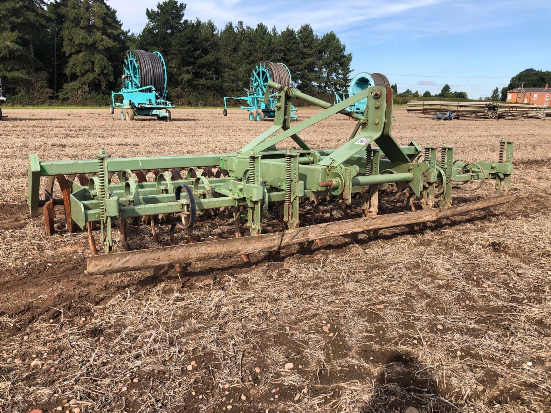 Springtine cultivator 12ft with front levelling board and rear spiral roller - Image 6 of 6