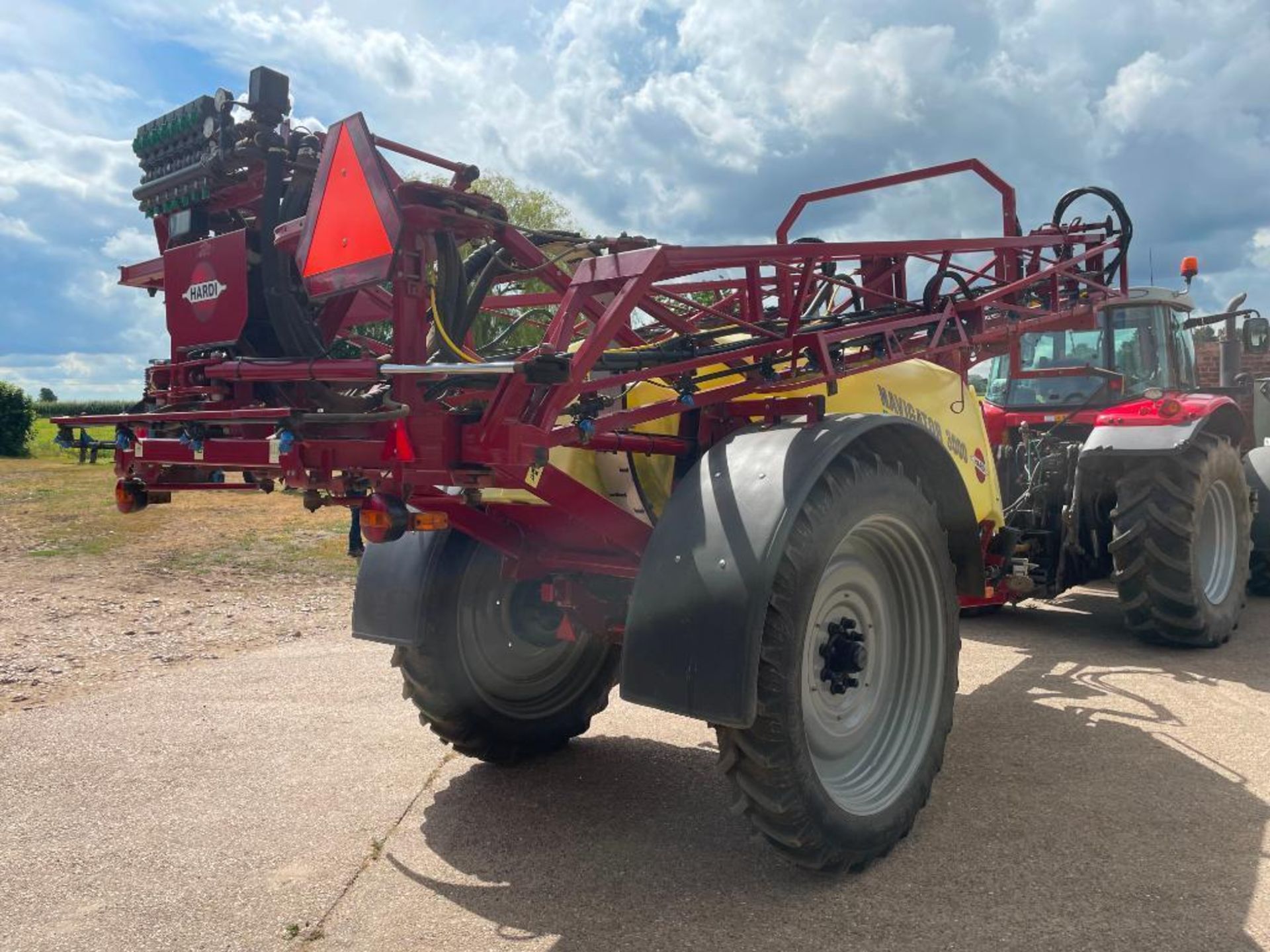 2016 Hardi Navigator 3000 Echo 3000l 20m trailed sprayer with triple nozzles on 300/95R46 wheels and - Image 7 of 23