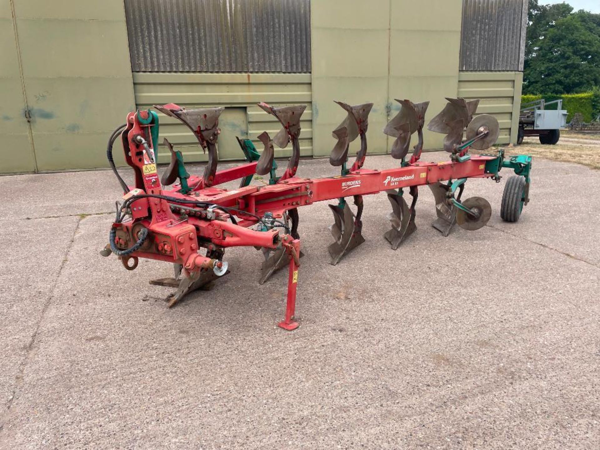2014 Kverneland LD85 5f (4+1) reversible plough with skimmers, manual vari-width and hydraulic furro - Image 6 of 16