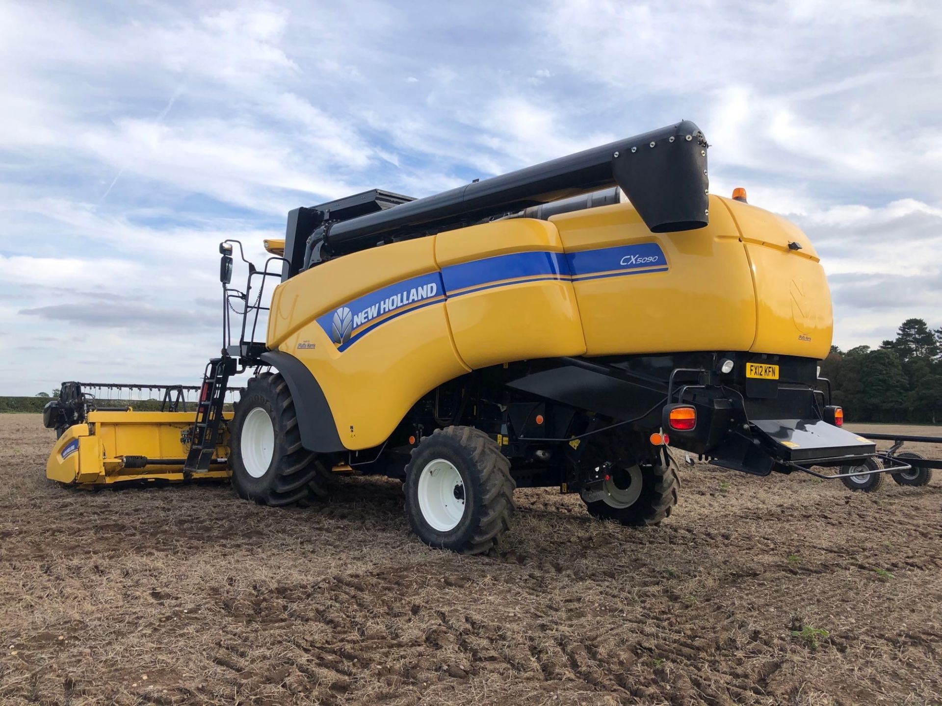 2011 New Holland CX5090 combine harvester with 20ft Varifeed header and trolley and straw chopper on - Image 30 of 33