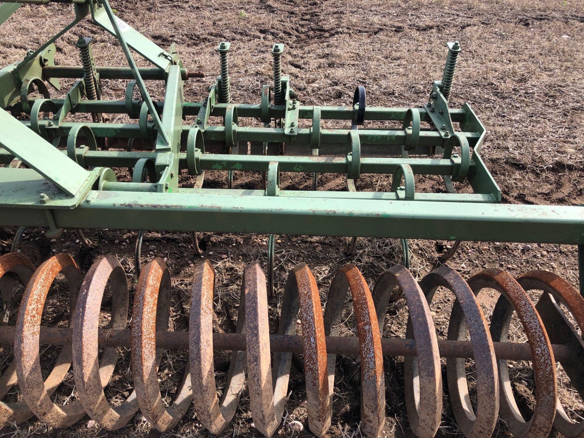 Springtine cultivator 12ft with front levelling board and rear spiral roller - Image 5 of 6