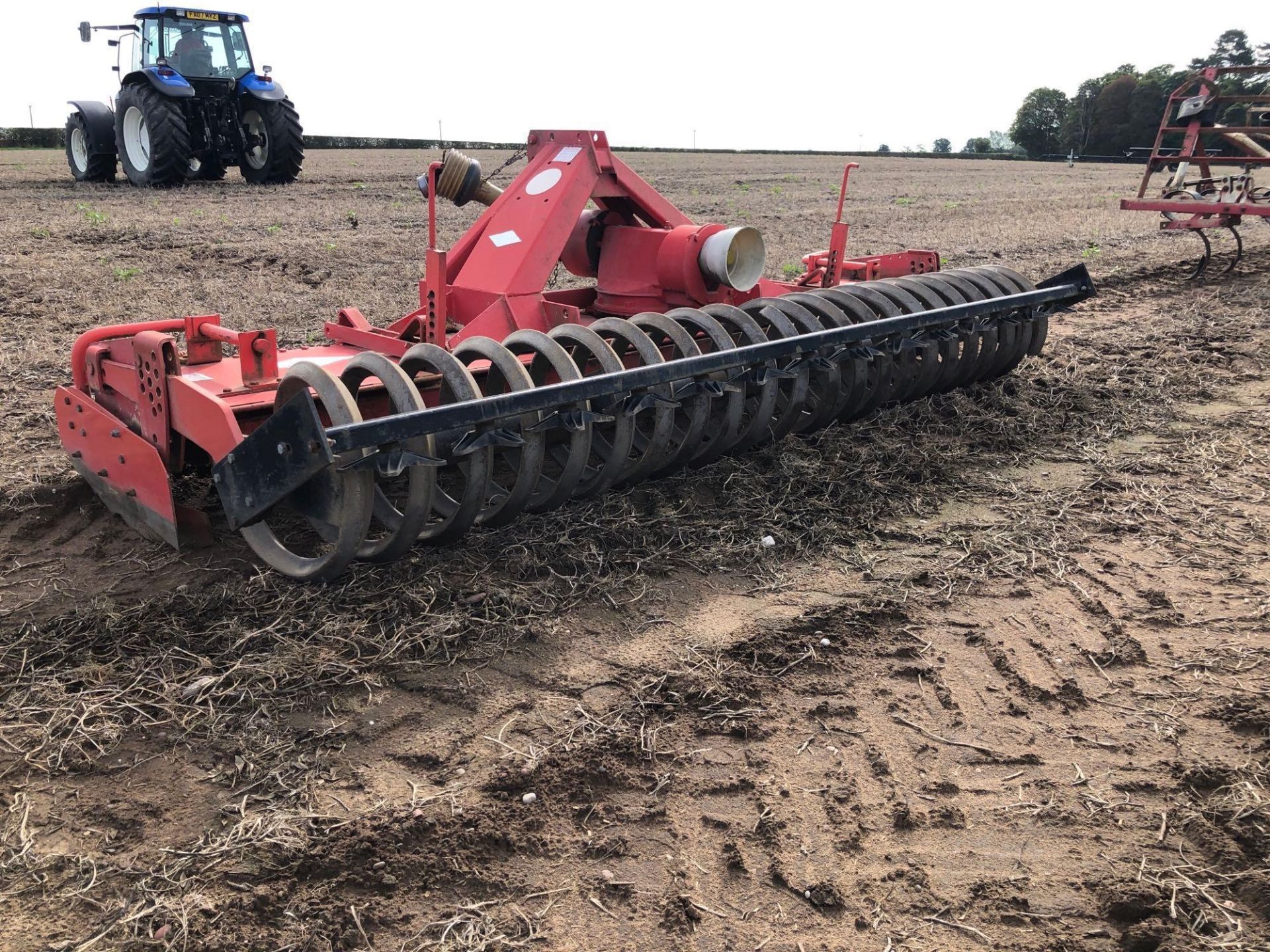 Kuhn 3.5m power harrow with rear spiral roller.  ​​​​​​​Manual in Office. - Image 8 of 9