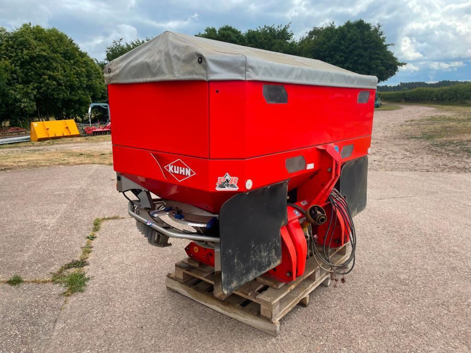 2008 Kuhn Axis 30.1 20m twin disc fertiliser spreader with border control. Serial No: 19289 - Image 9 of 13