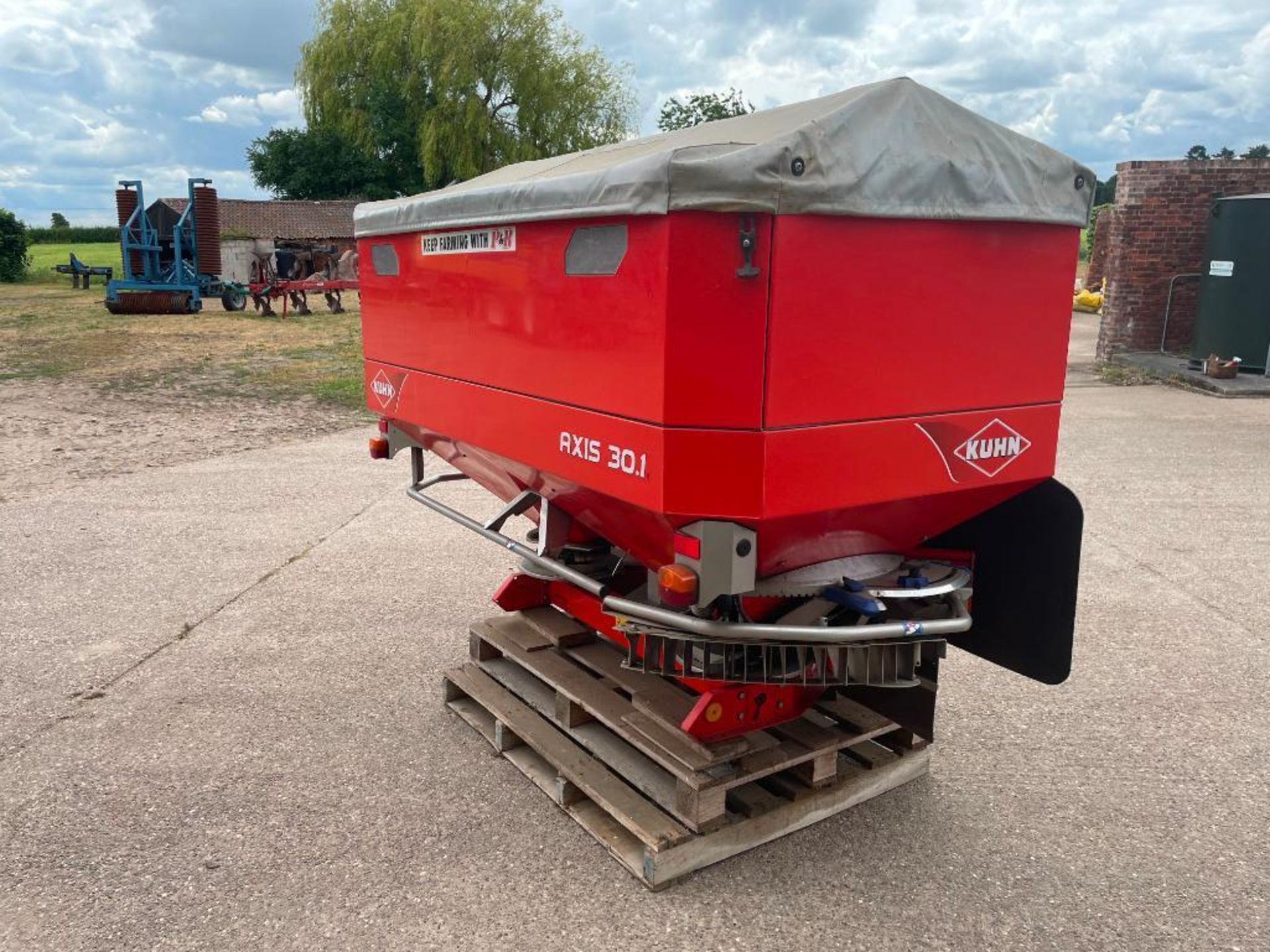 2008 Kuhn Axis 30.1 20m twin disc fertiliser spreader with border control. Serial No: 19289 - Image 8 of 13