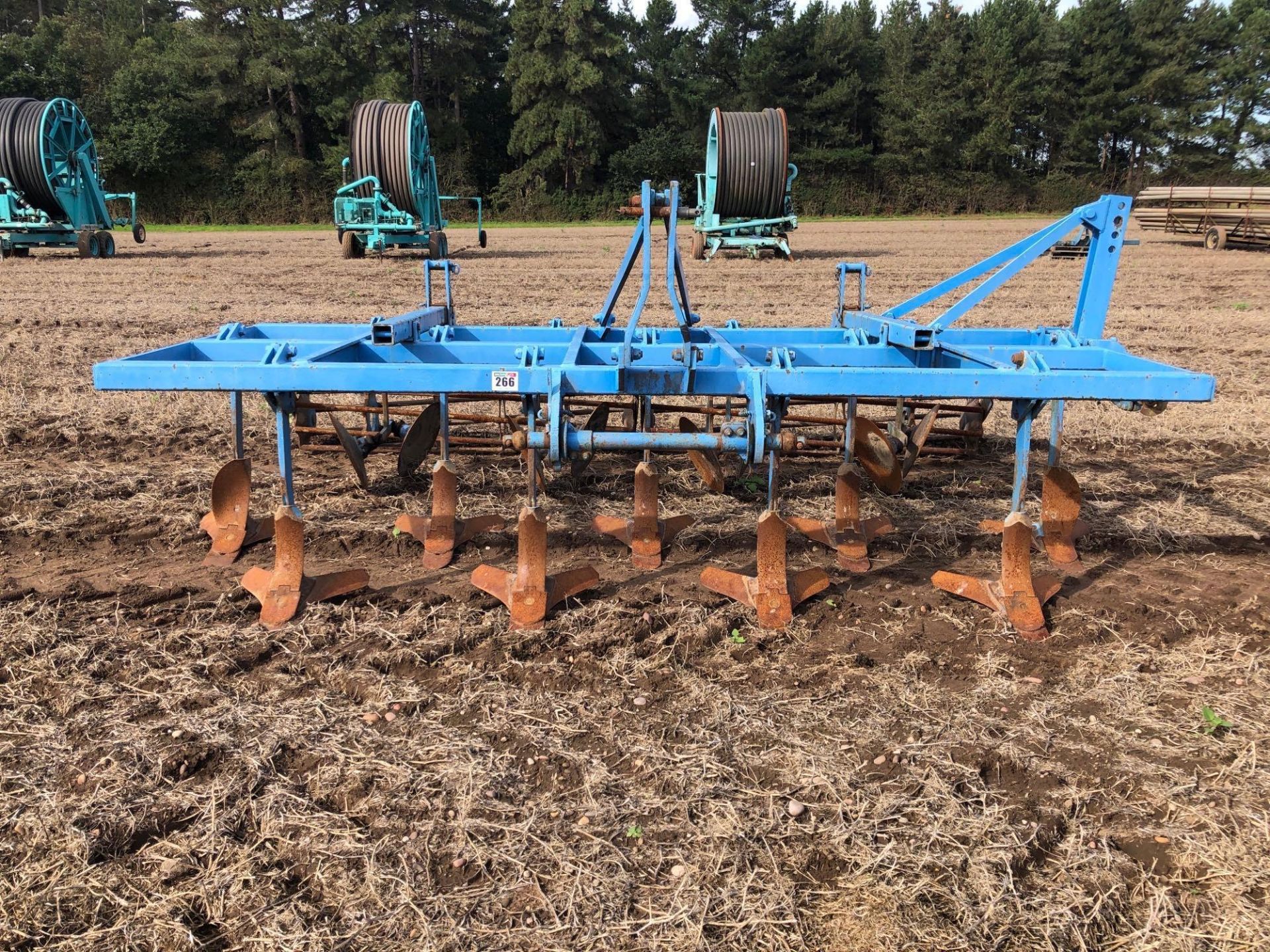 Lemken Smaragd 4m 9 leg fixed tine cultivator with discs, rear crumbler and end tow kit. Serial No: