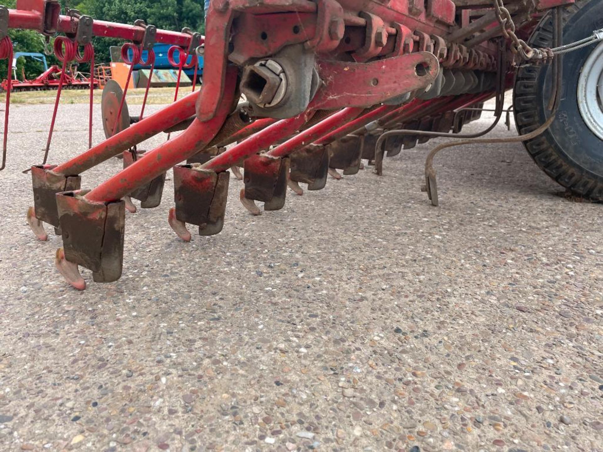 Accord Pneumatic DL 4m tine drill with bout markers, tramline markers and wheel track eradicators wi - Image 6 of 18