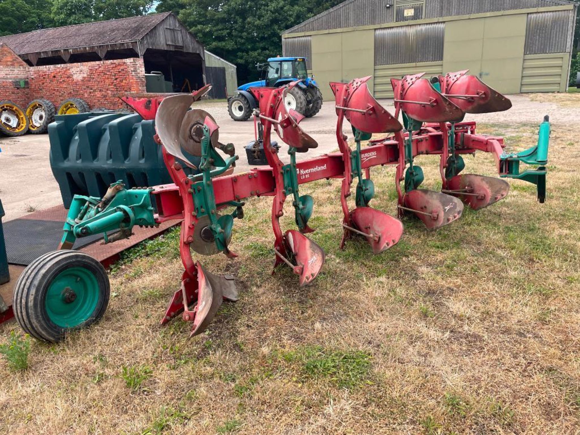 2014 Kverneland LD85 5f (4+1) reversible plough with skimmers, manual vari-width and hydraulic furro - Image 11 of 16