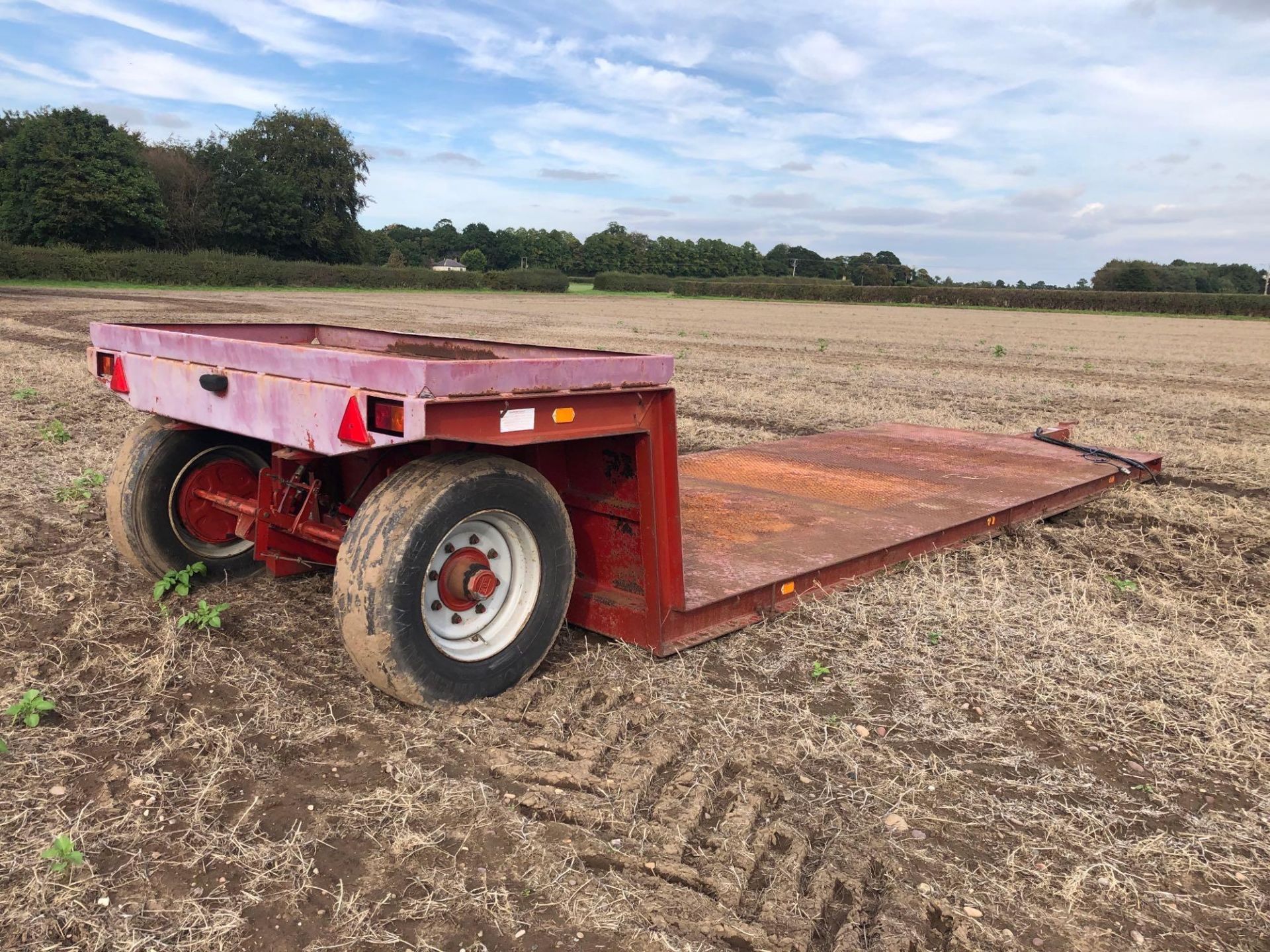 AA Henton & Son 20ft low loader trailer hydraulic lowering with metal floor. Serial No: 1604 - Image 3 of 4