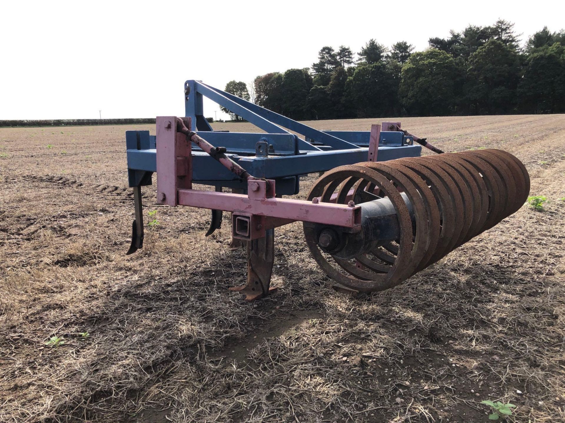 Heavy duty 2.5m cultivator with 3 subsoiler legs, 4 fixed tines and rear spiral roller - Image 10 of 10