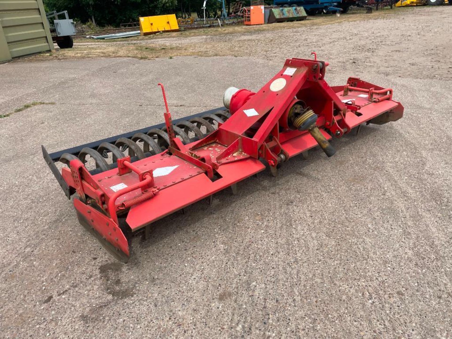 Kuhn 3.5m power harrow with rear spiral roller.  ​​​​​​​Manual in Office. - Image 3 of 9