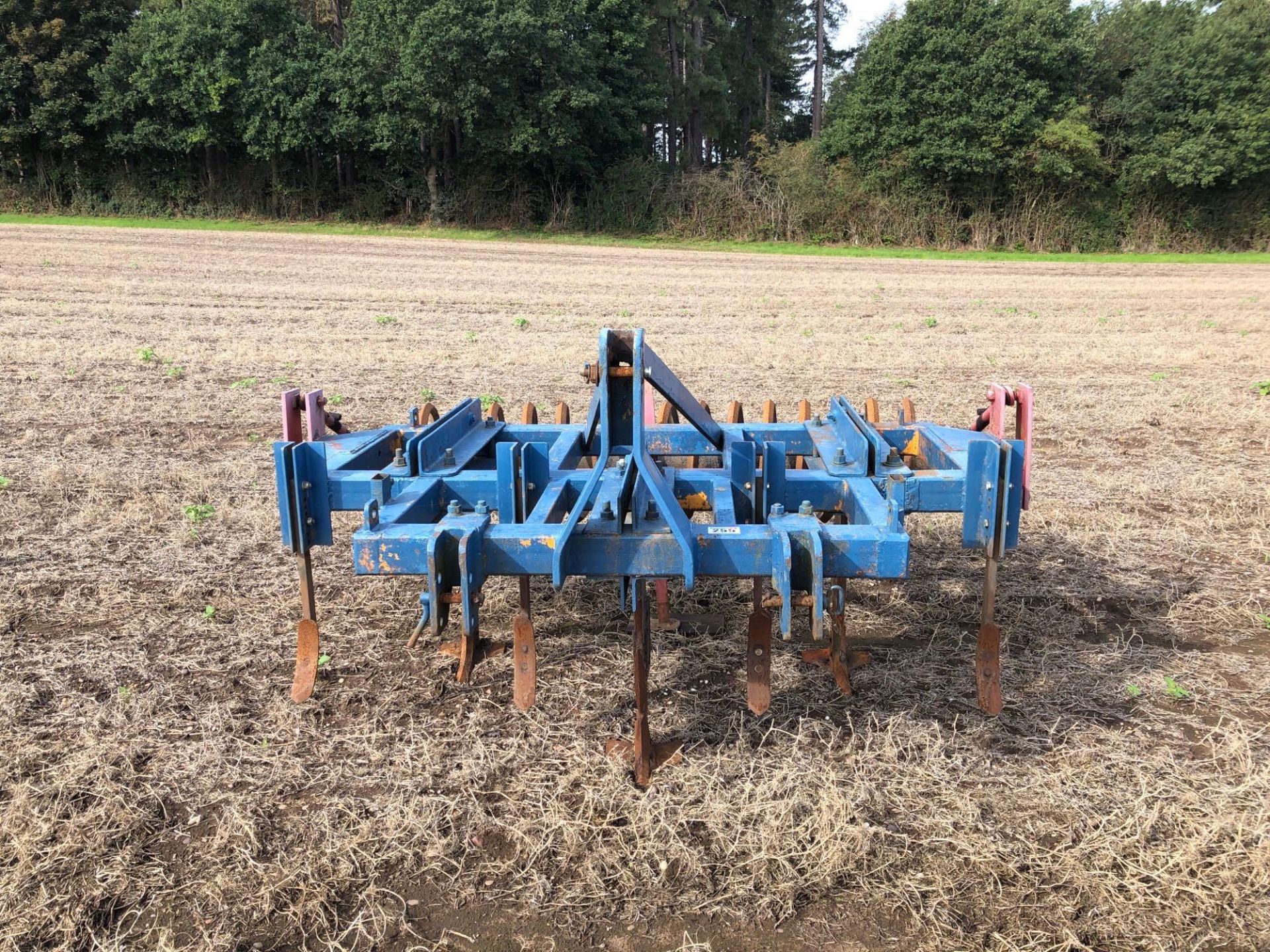 Heavy duty 2.5m cultivator with 3 subsoiler legs, 4 fixed tines and rear spiral roller - Image 5 of 10