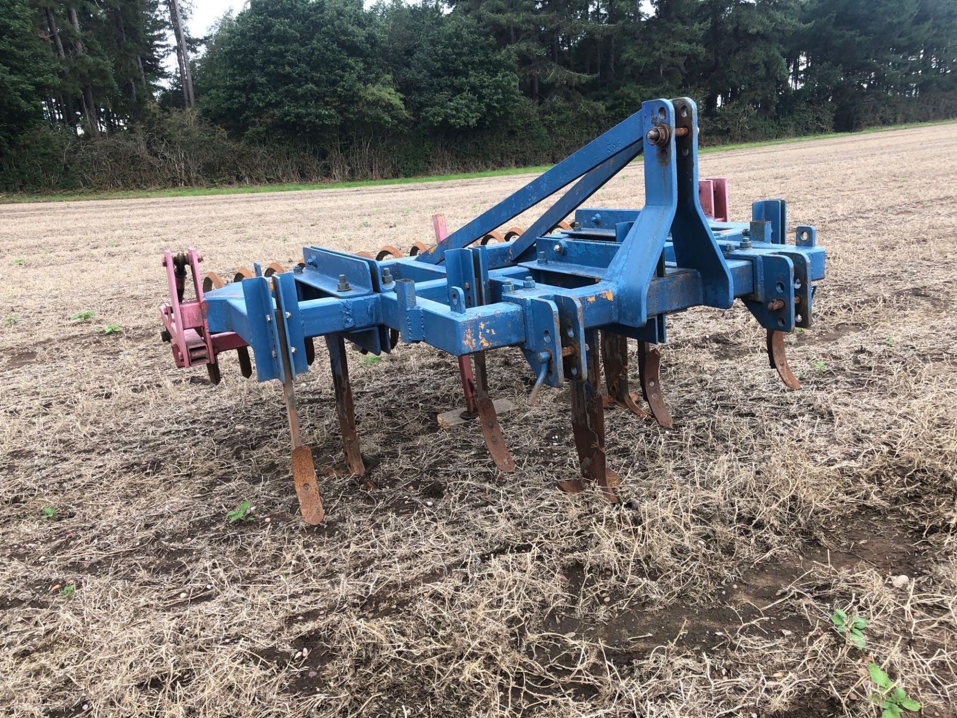 Heavy duty 2.5m cultivator with 3 subsoiler legs, 4 fixed tines and rear spiral roller