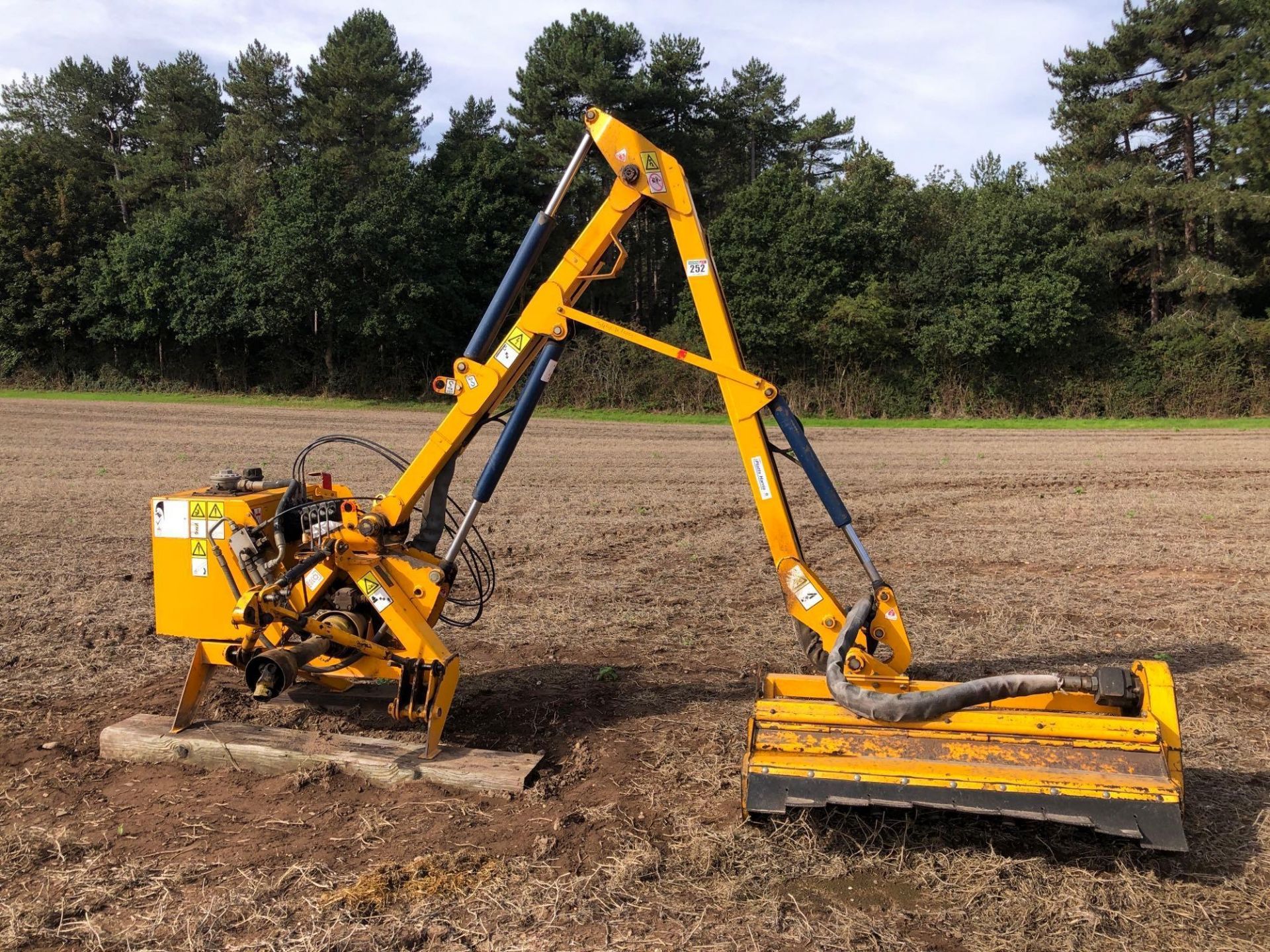 1999 Bomford B508 hedgecutter with hydraulic control and Bomford Trimmaster 1.3m flail head. Serial