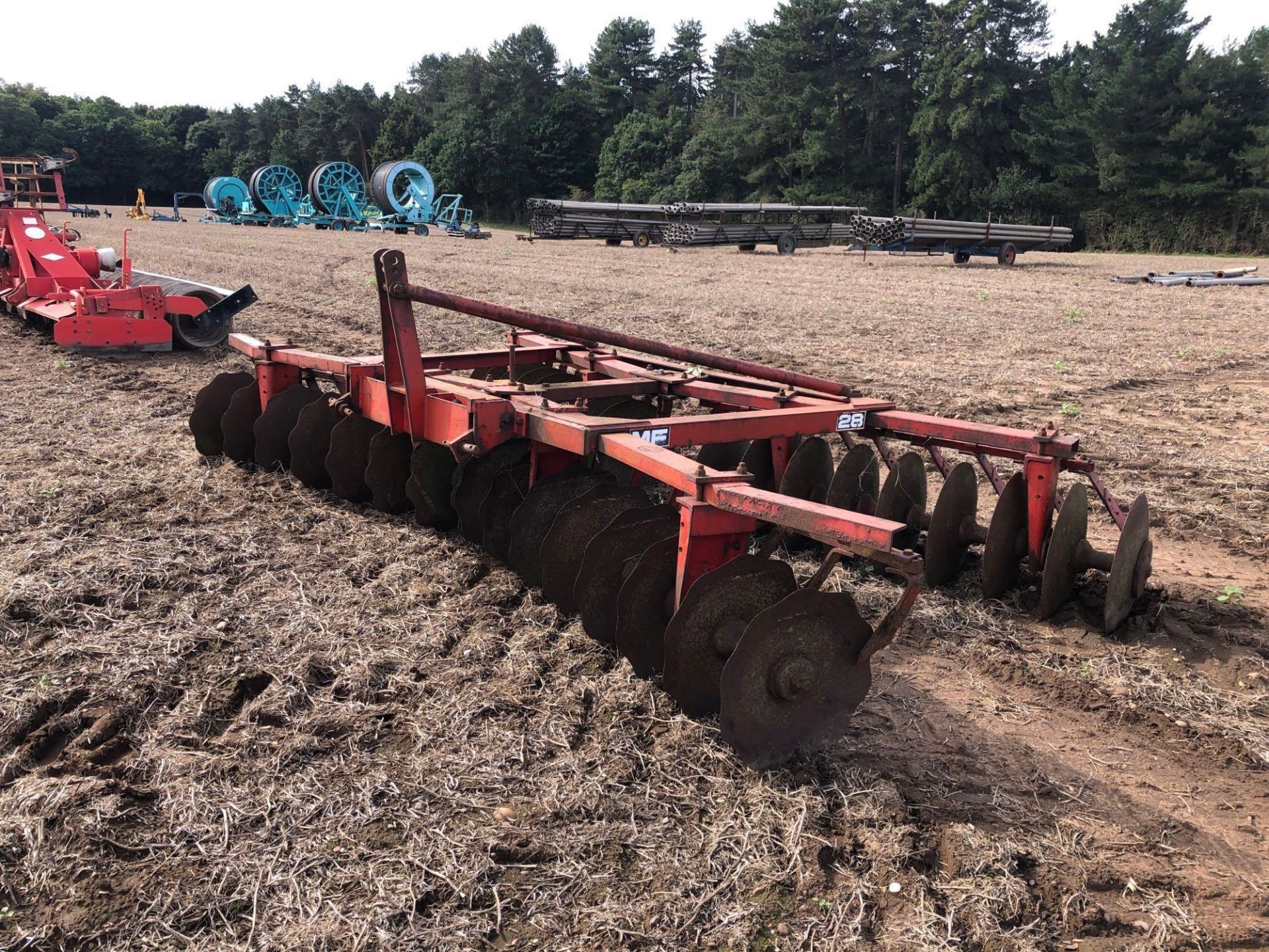 Massey Ferguson 28 3.6m discs, linkage mounted. Serial No: 8869/83