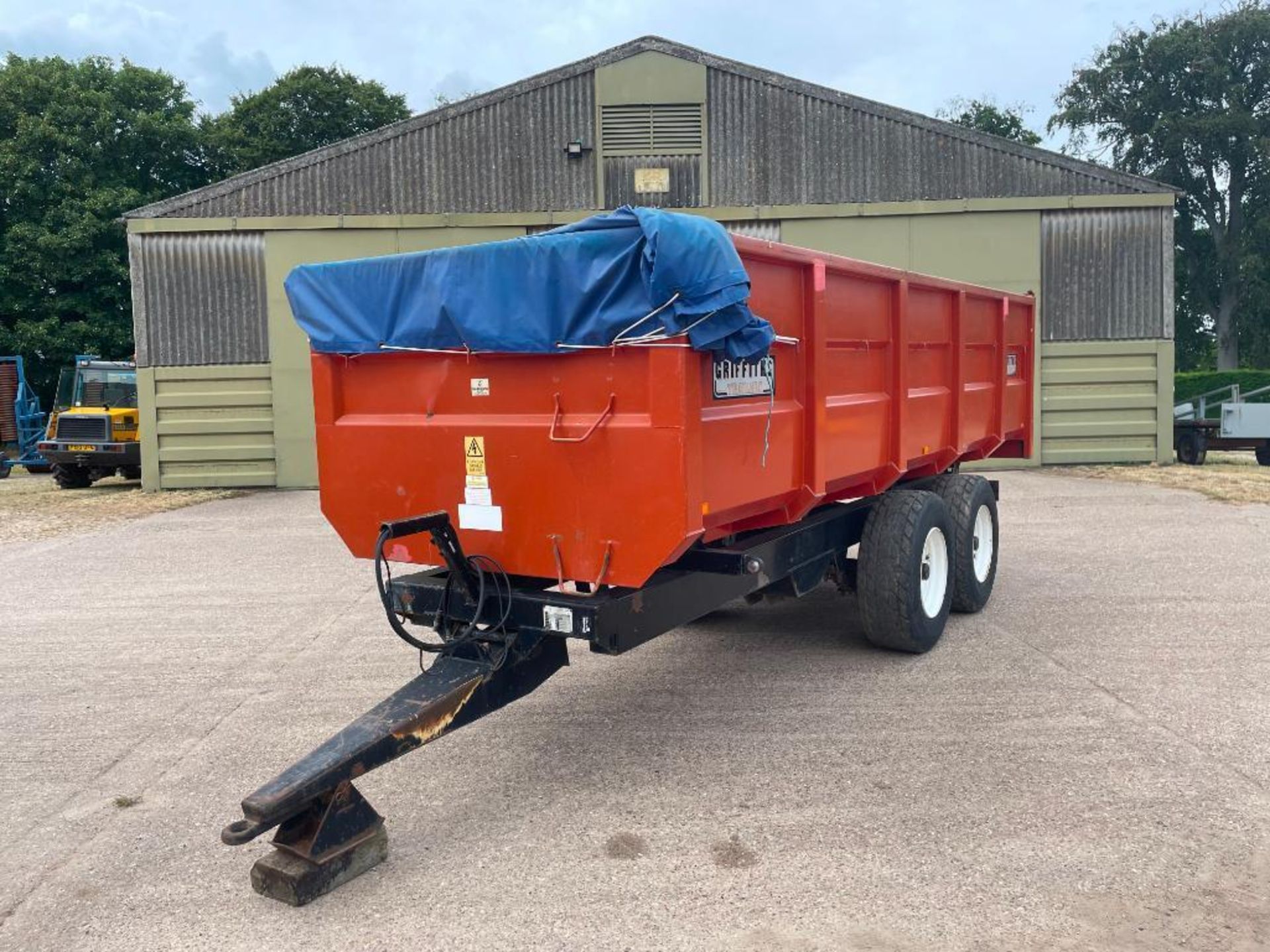 2005 Griffiths GHS120 12t twin axle grain trailer with sprung drawbar, manual tailgate and grain chu - Image 2 of 17