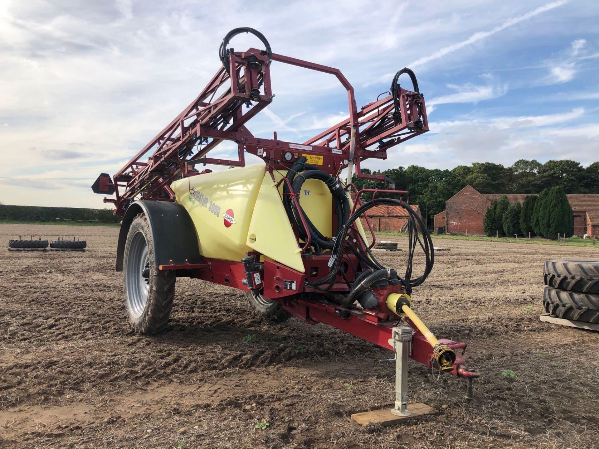 2016 Hardi Navigator 3000 Echo 3000l 20m trailed sprayer with triple nozzles on 300/95R46 wheels and - Image 16 of 23