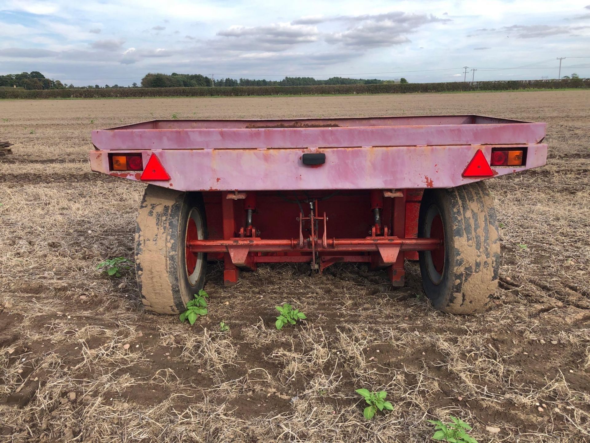 AA Henton & Son 20ft low loader trailer hydraulic lowering with metal floor. Serial No: 1604 - Image 4 of 4