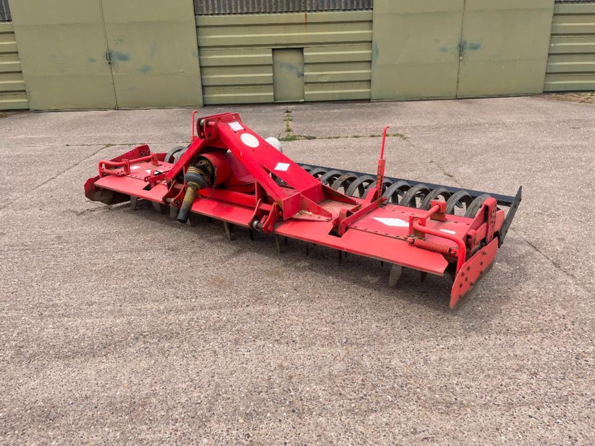 Kuhn 3.5m power harrow with rear spiral roller.  ​​​​​​​Manual in Office. - Image 2 of 9