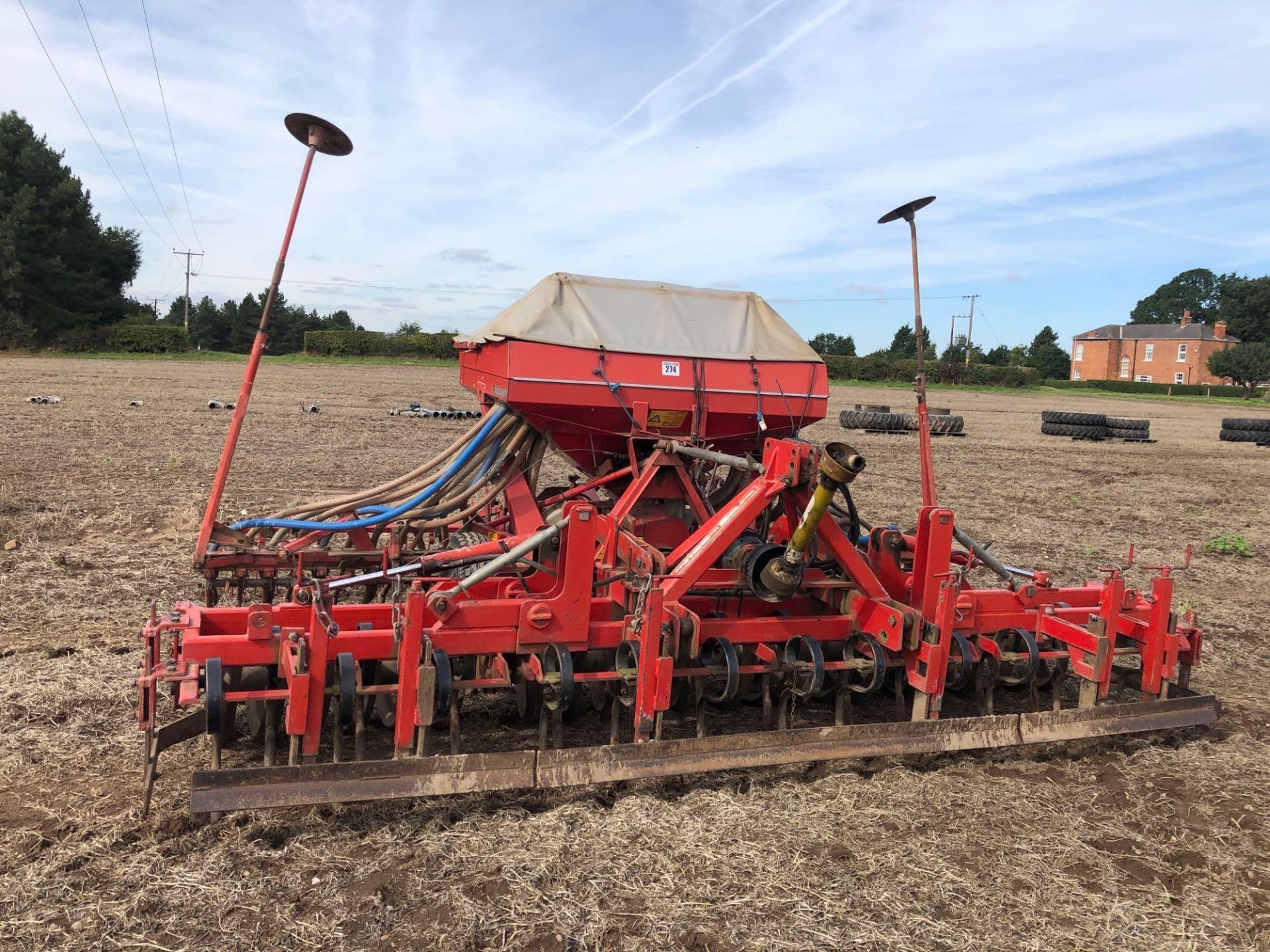 Accord Pneumatic DL 4m tine drill with bout markers, tramline markers and wheel track eradicators wi - Image 16 of 18