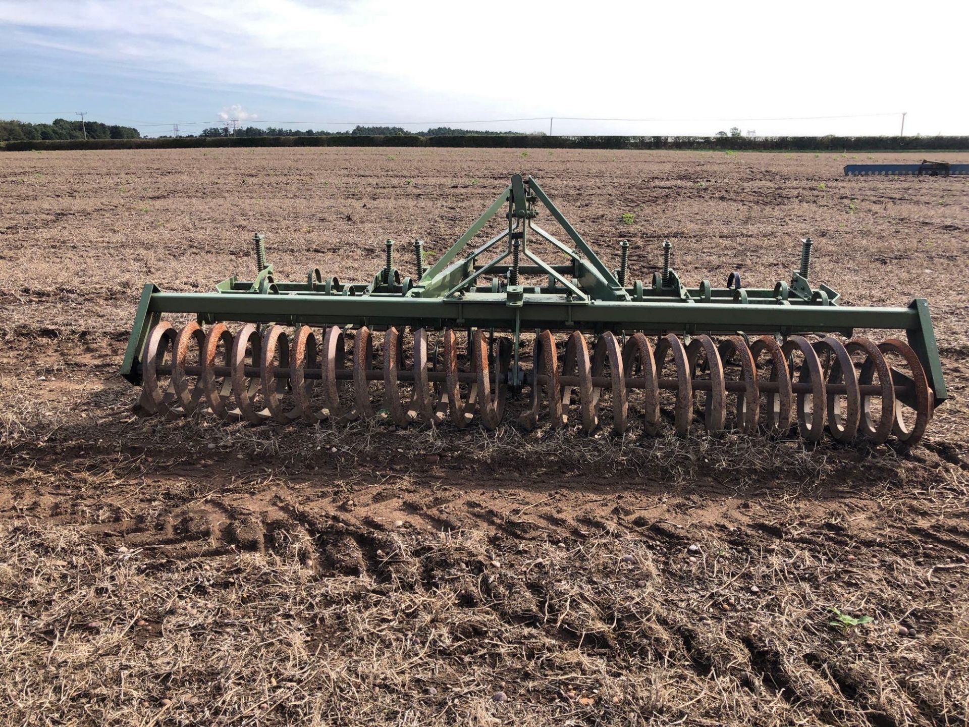 Springtine cultivator 12ft with front levelling board and rear spiral roller - Image 3 of 6