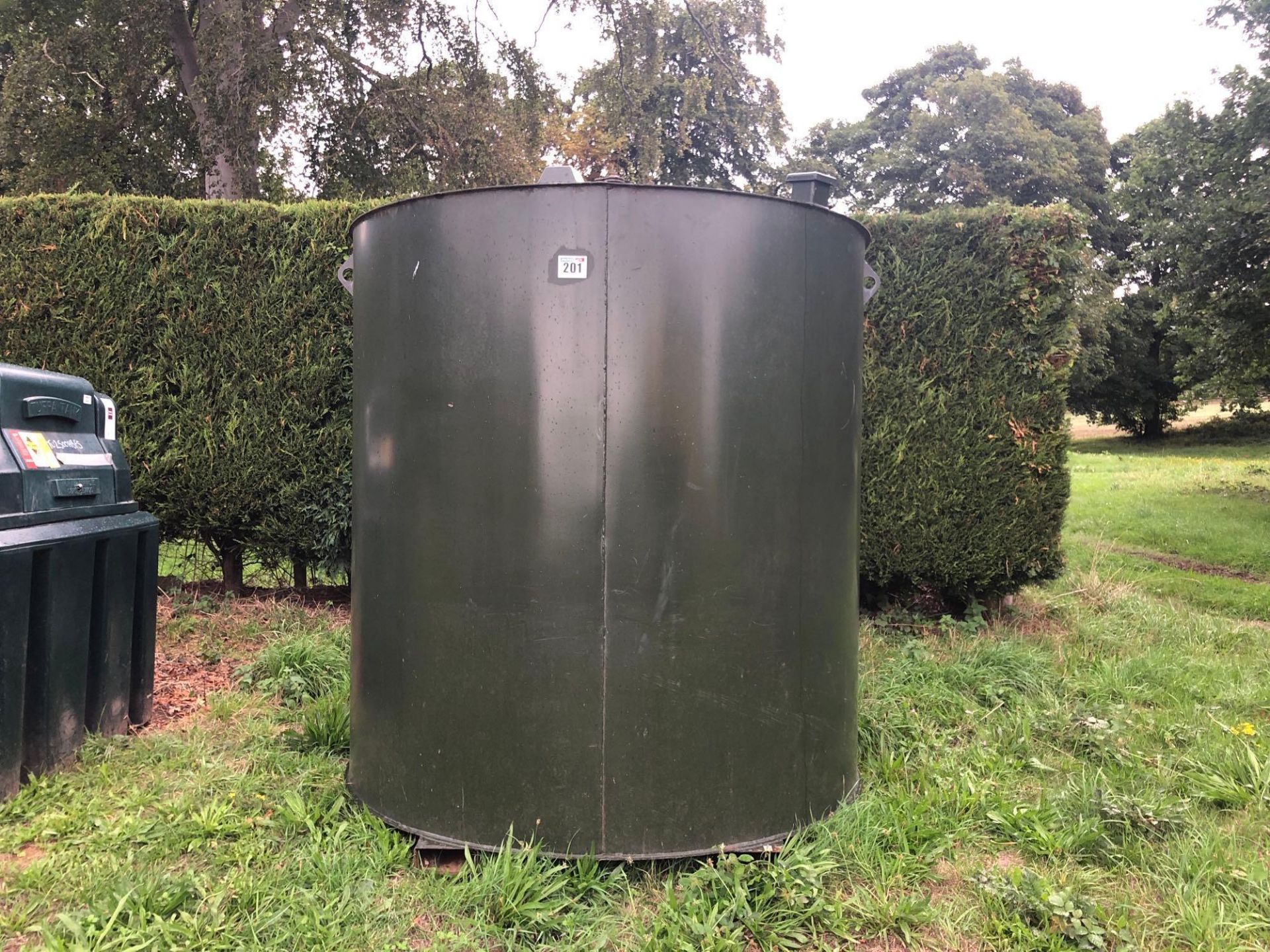 2011 Fuel Proof 5200l metal diesel tank with pump, single phase. Serial No: 11464/1.  ​​​​​​​Manual